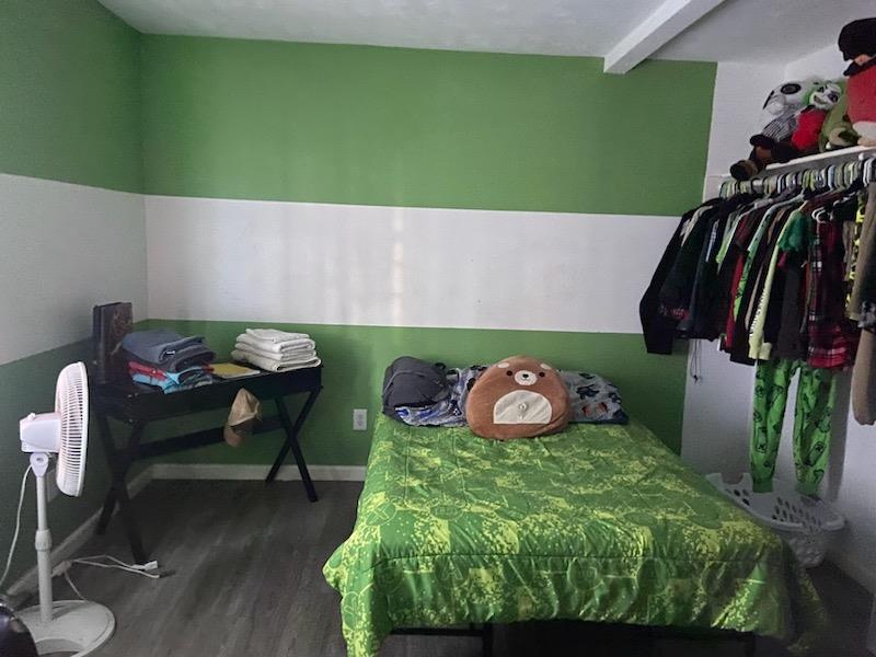 270 Roy Hall Dr, Cleveland, TX 77328