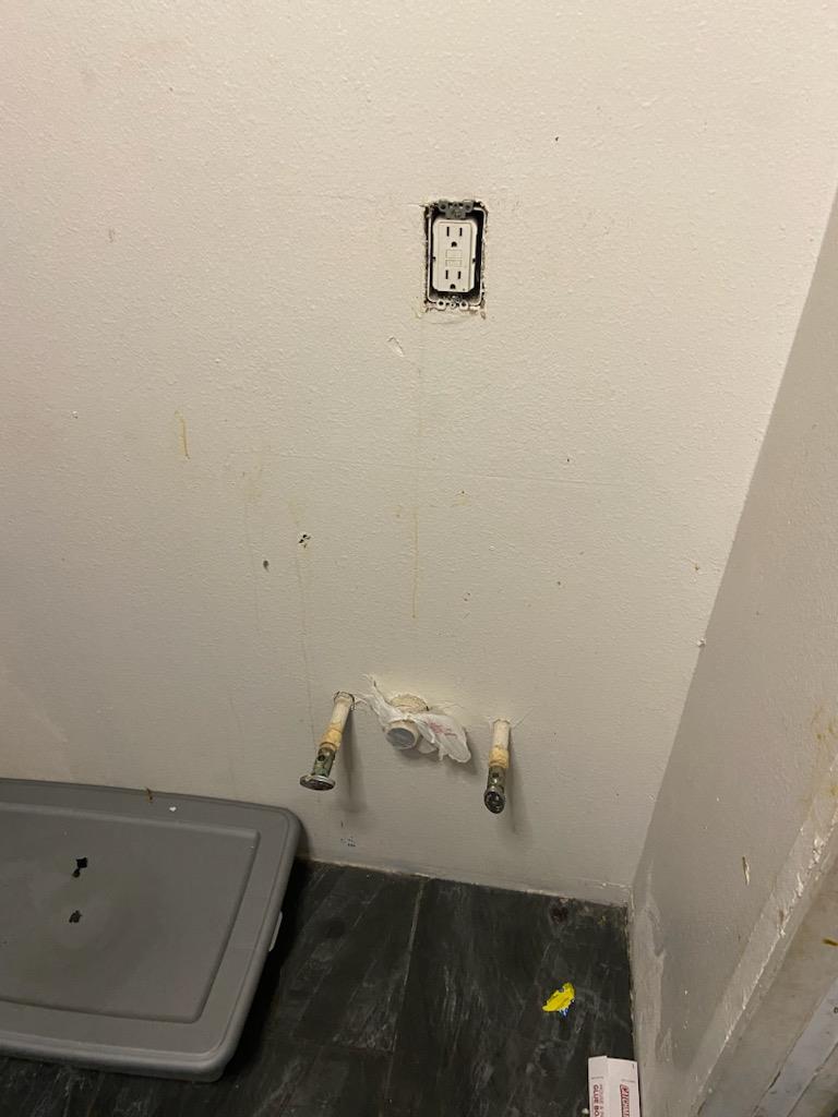 270 Roy Hall Dr, Cleveland, TX 77328