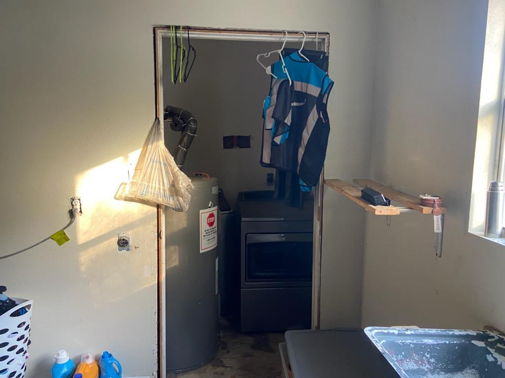 270 Roy Hall Dr, Cleveland, TX 77328