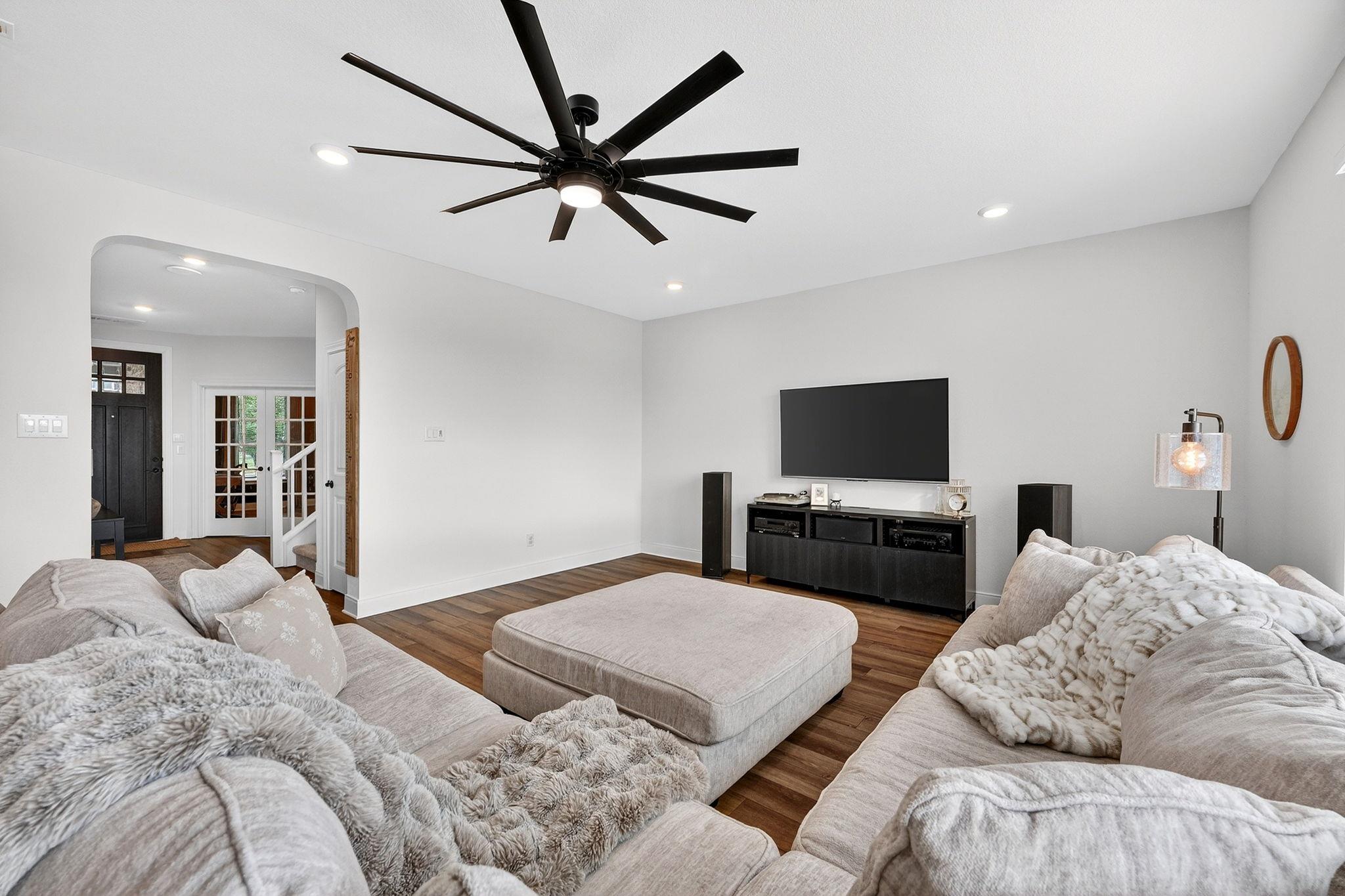 180 Kennicott Dr, Kyle, TX 78640