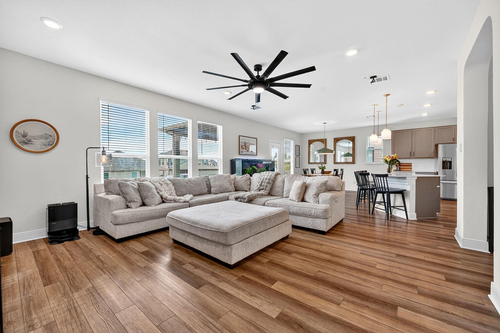 180 Kennicott Dr, Kyle, TX 78640