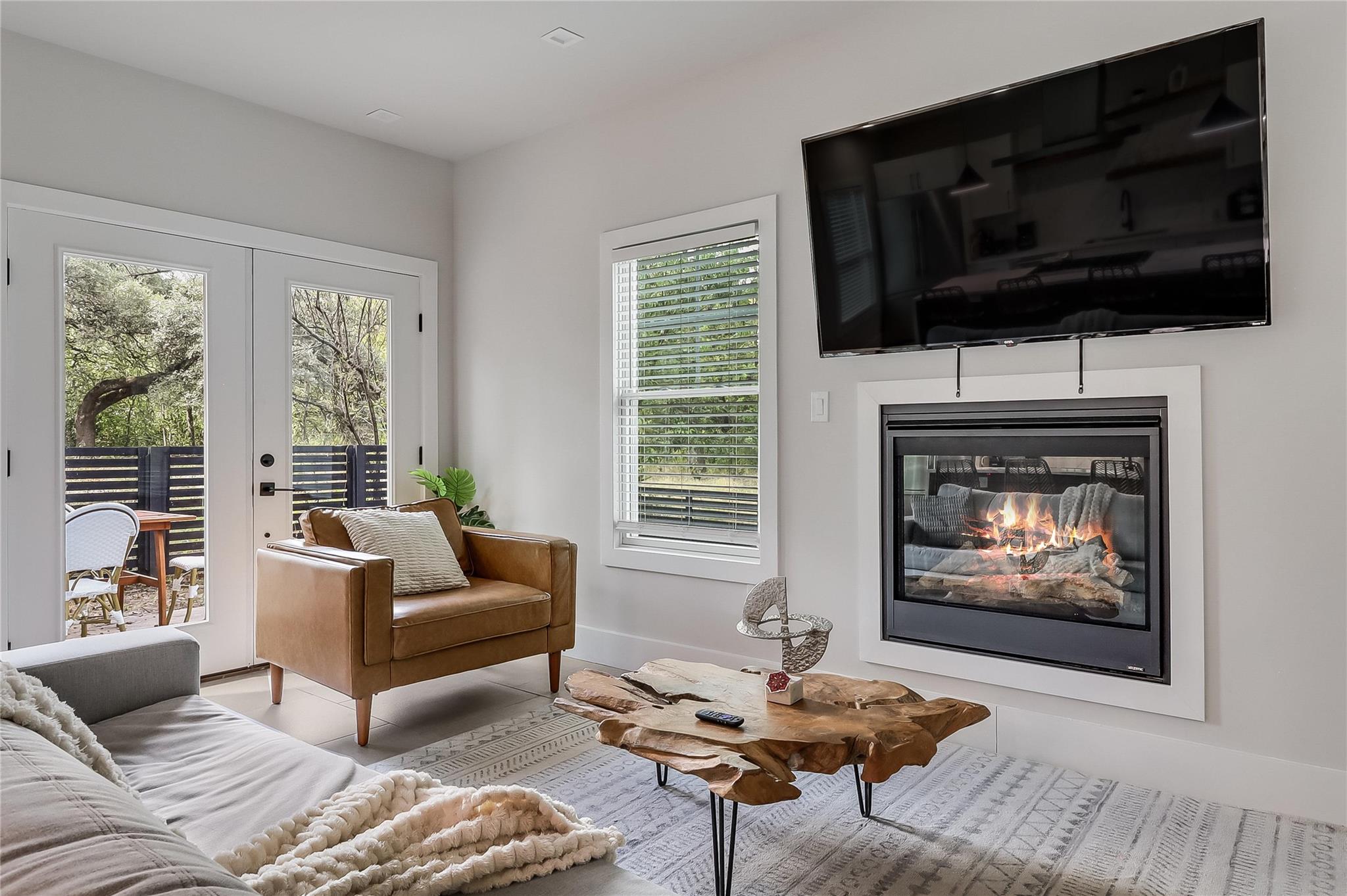 1111 W Annie St # B, Austin, TX 78704