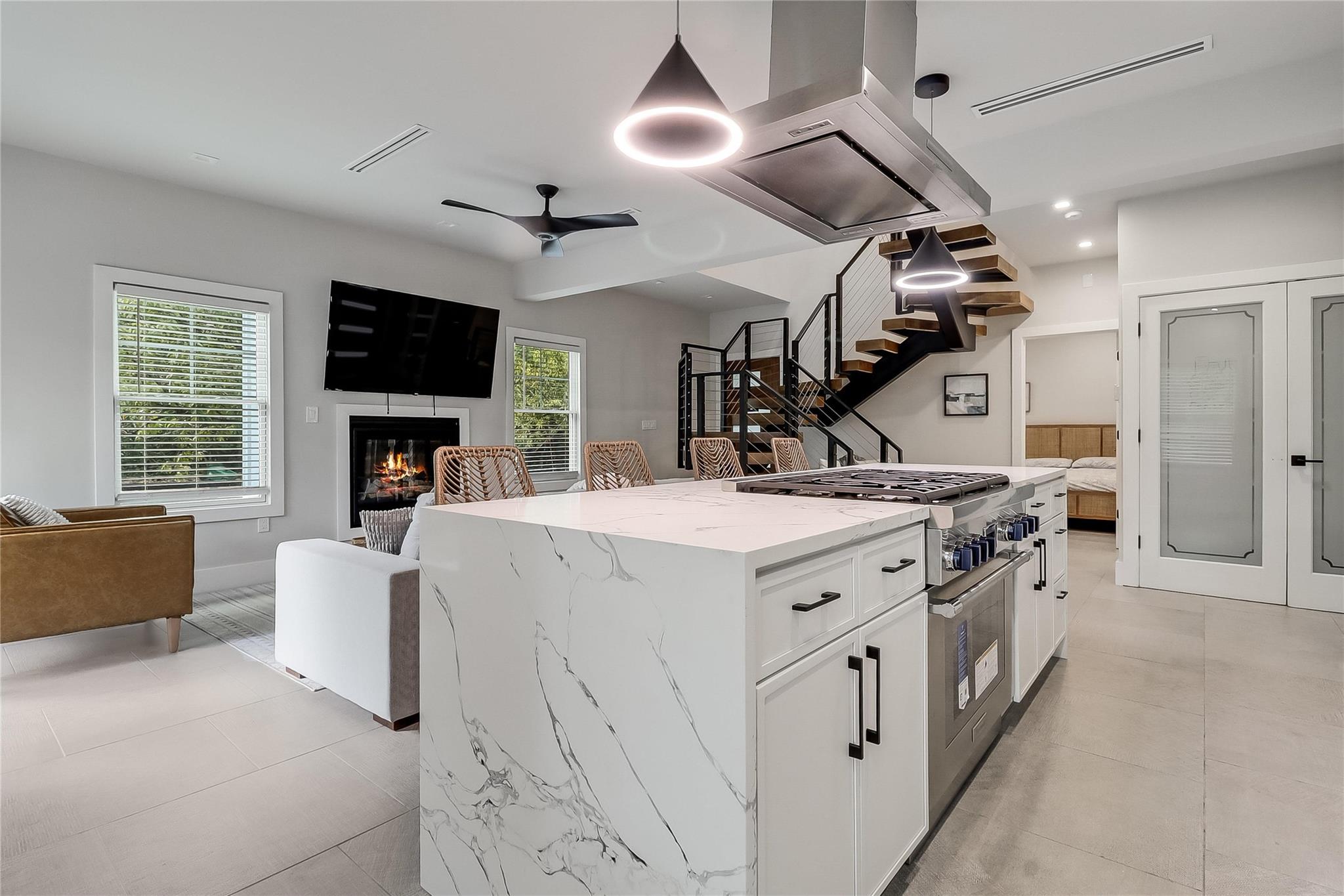 1111 W Annie St # B, Austin, TX 78704