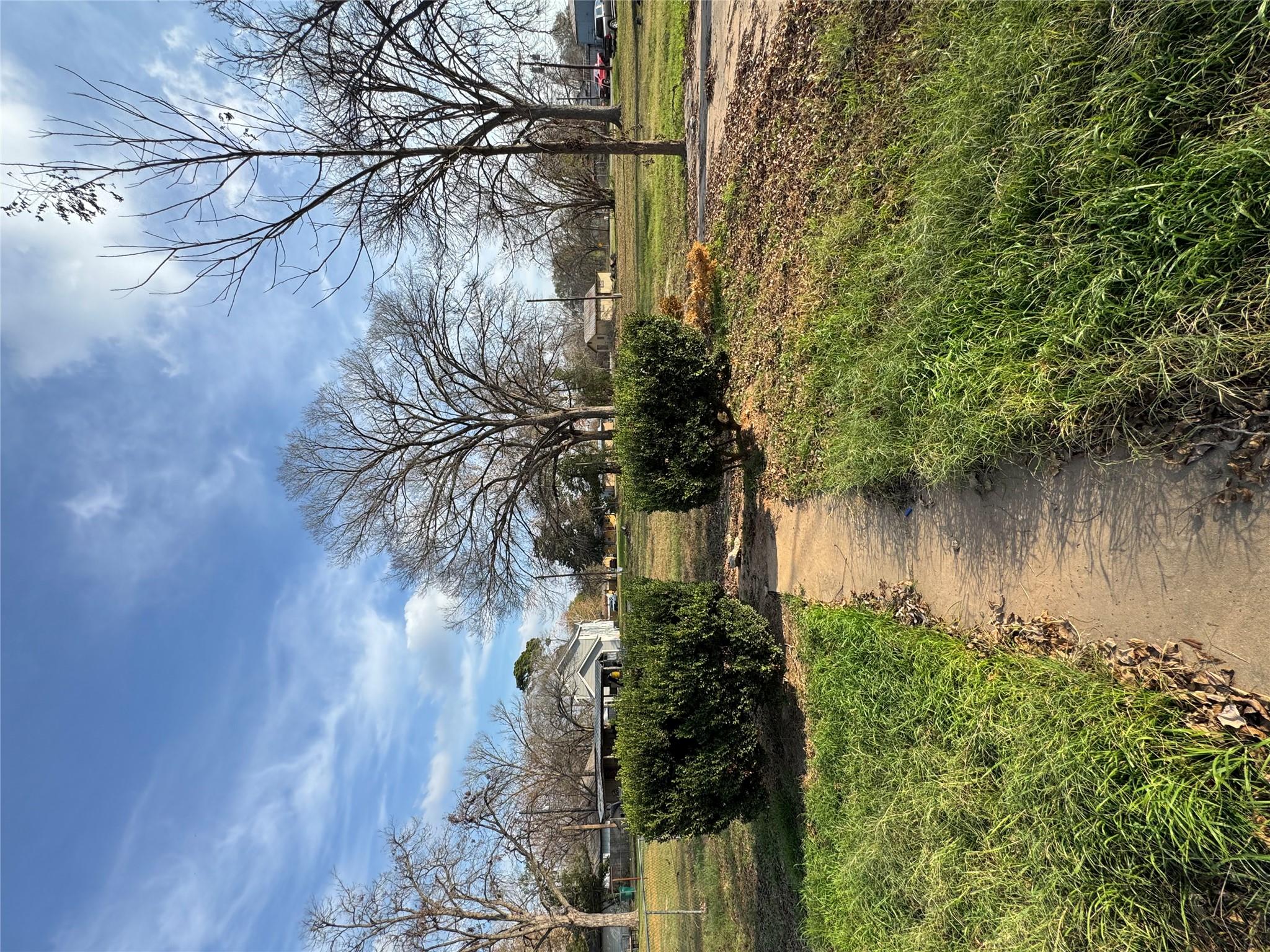 104 Byrne St, Smithville, TX 78957