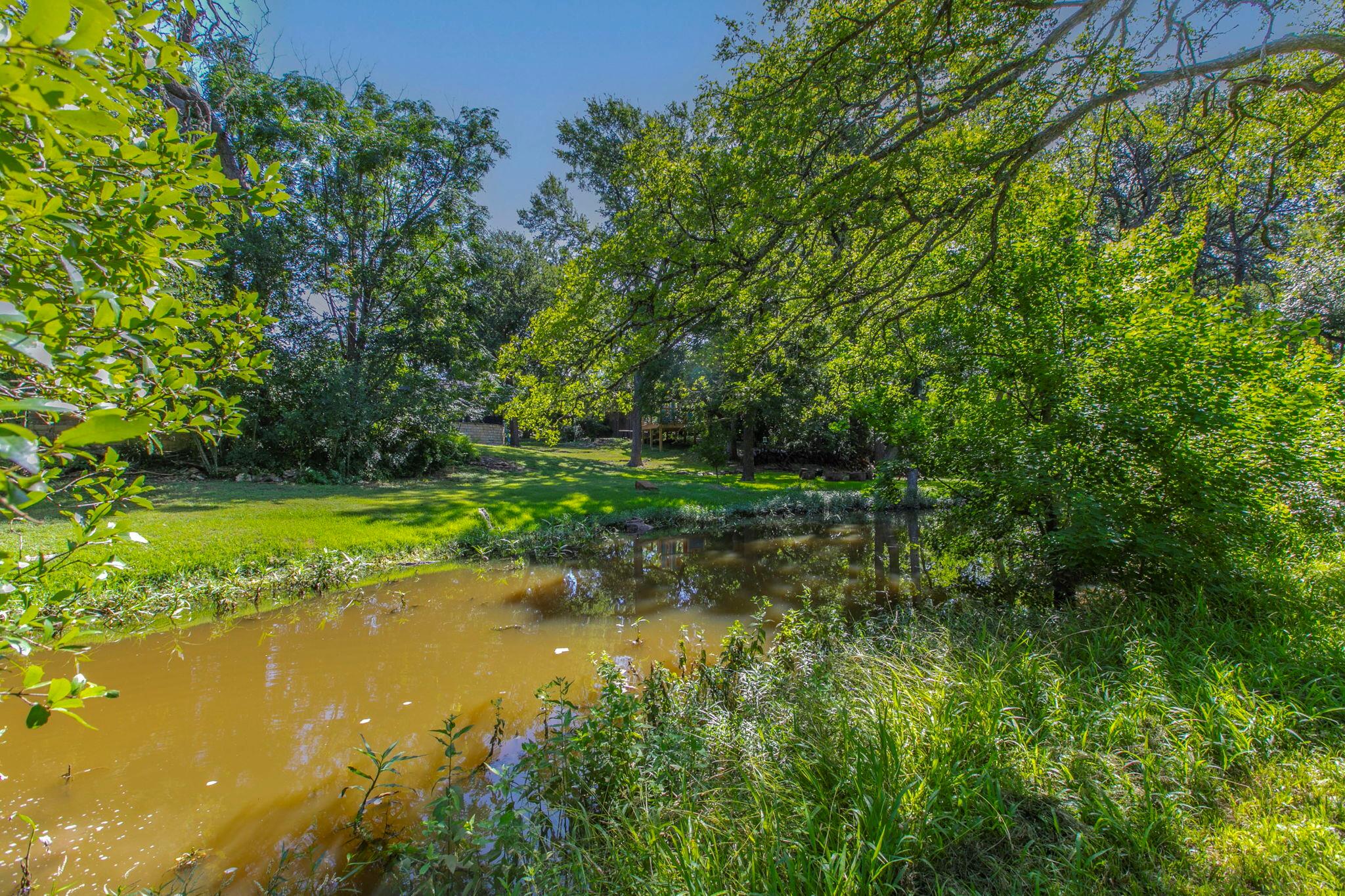 1905 Great Oaks Dr, Round Rock, TX 78681