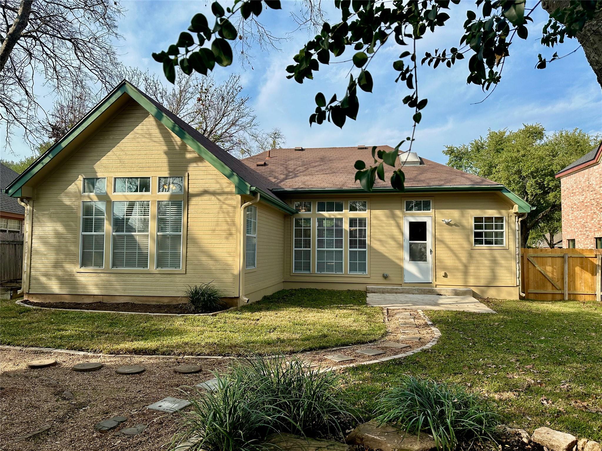 104 Benchmark St, Georgetown, TX 78626