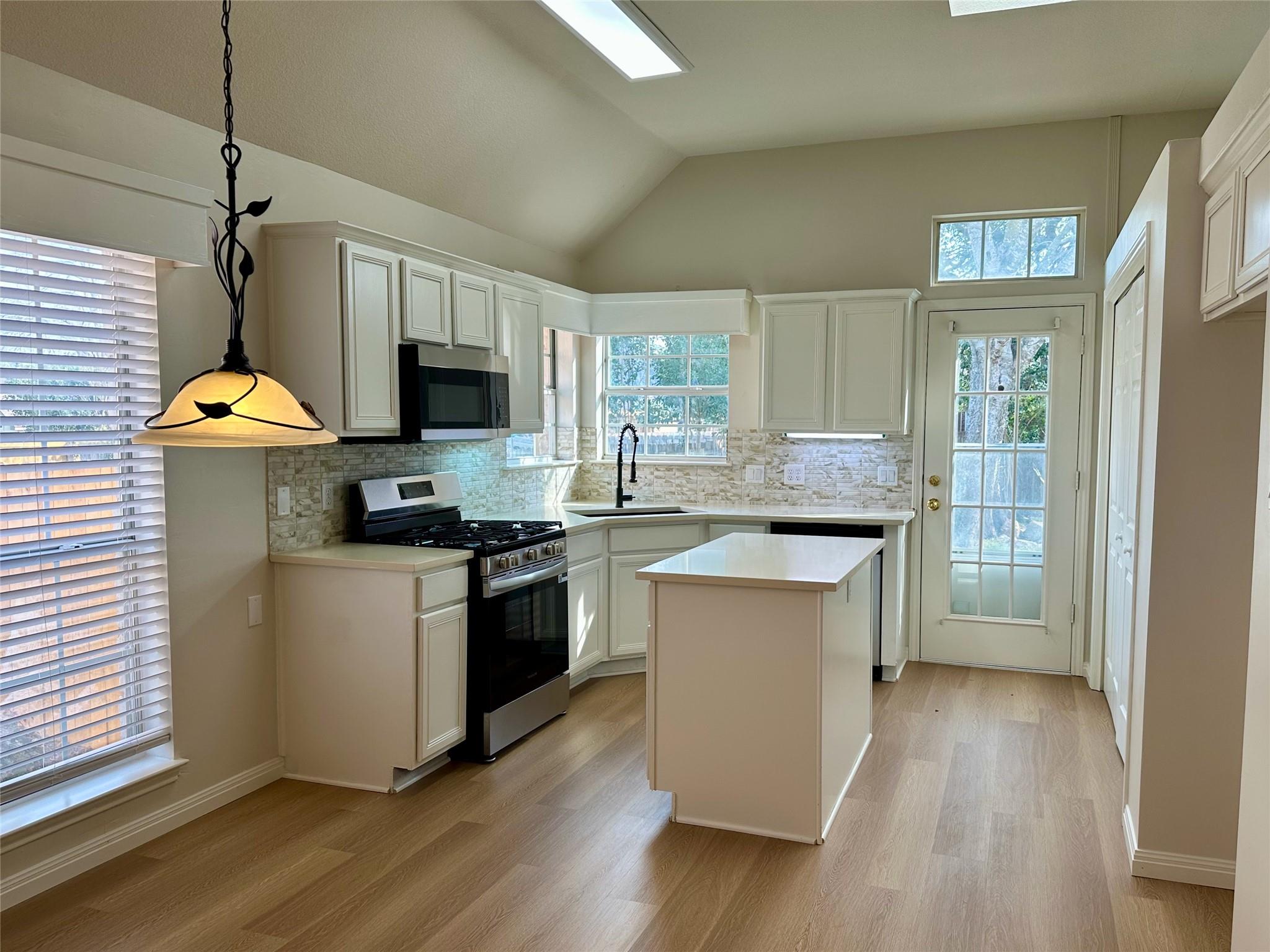 104 Benchmark St, Georgetown, TX 78626