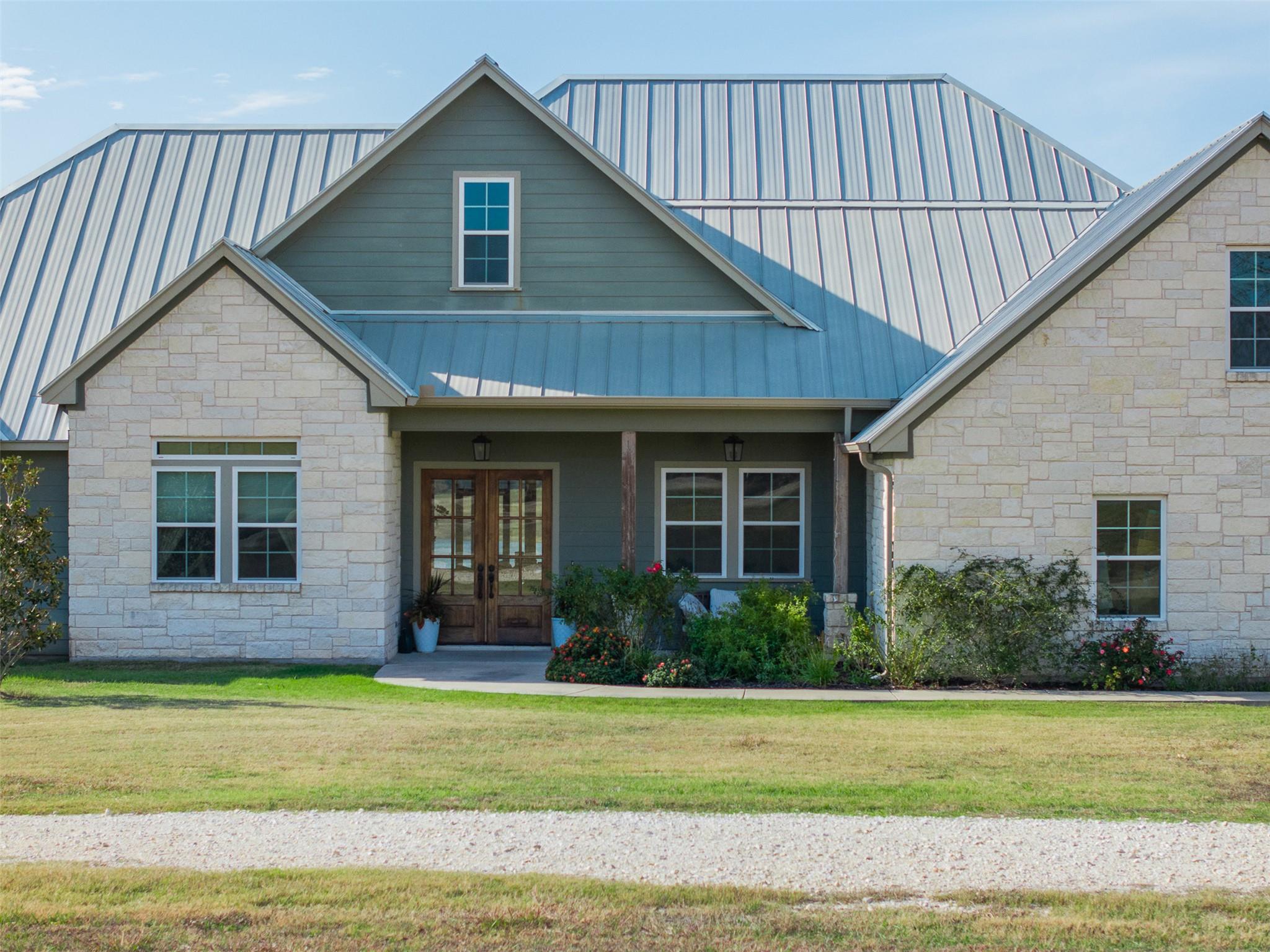 264 Timber Lake Dr, La Grange, TX 78945