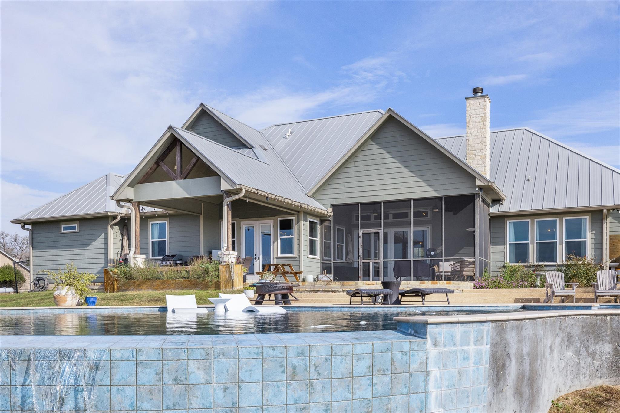 264 Timber Lake Dr, La Grange, TX 78945