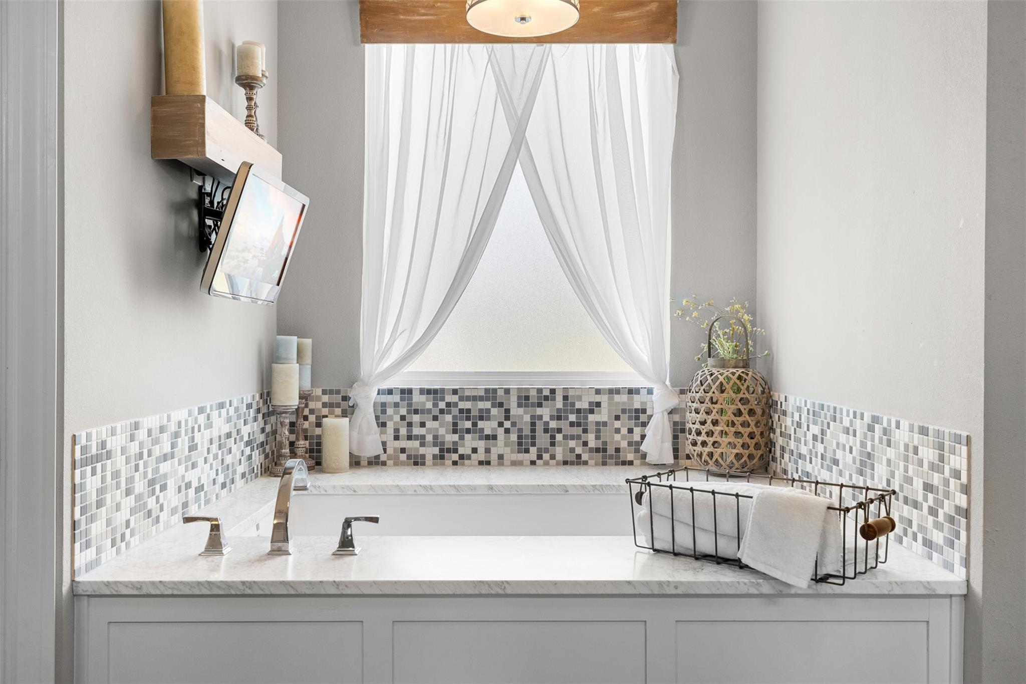 264 Timber Lake Dr, La Grange, TX 78945