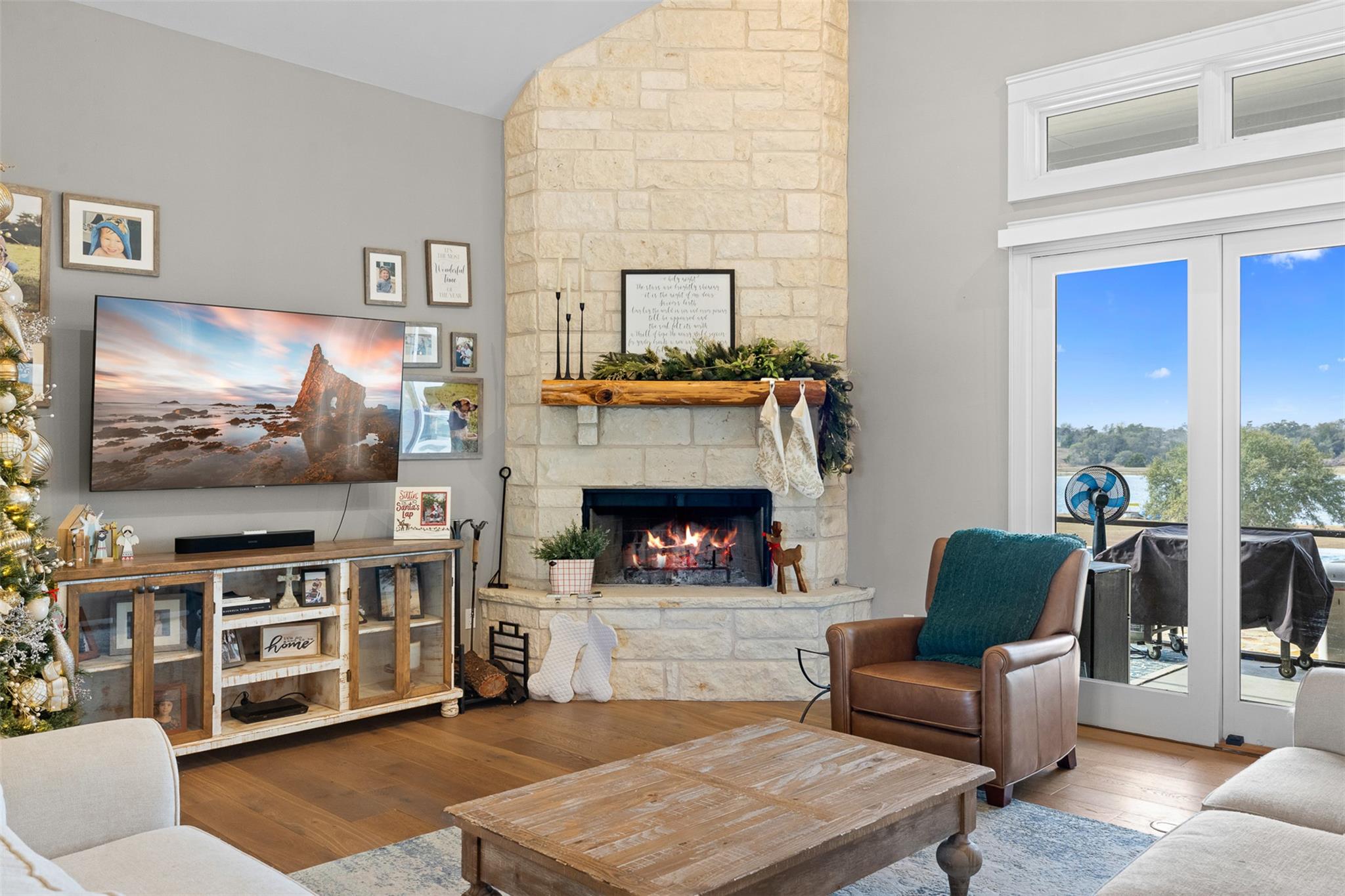 264 Timber Lake Dr, La Grange, TX 78945