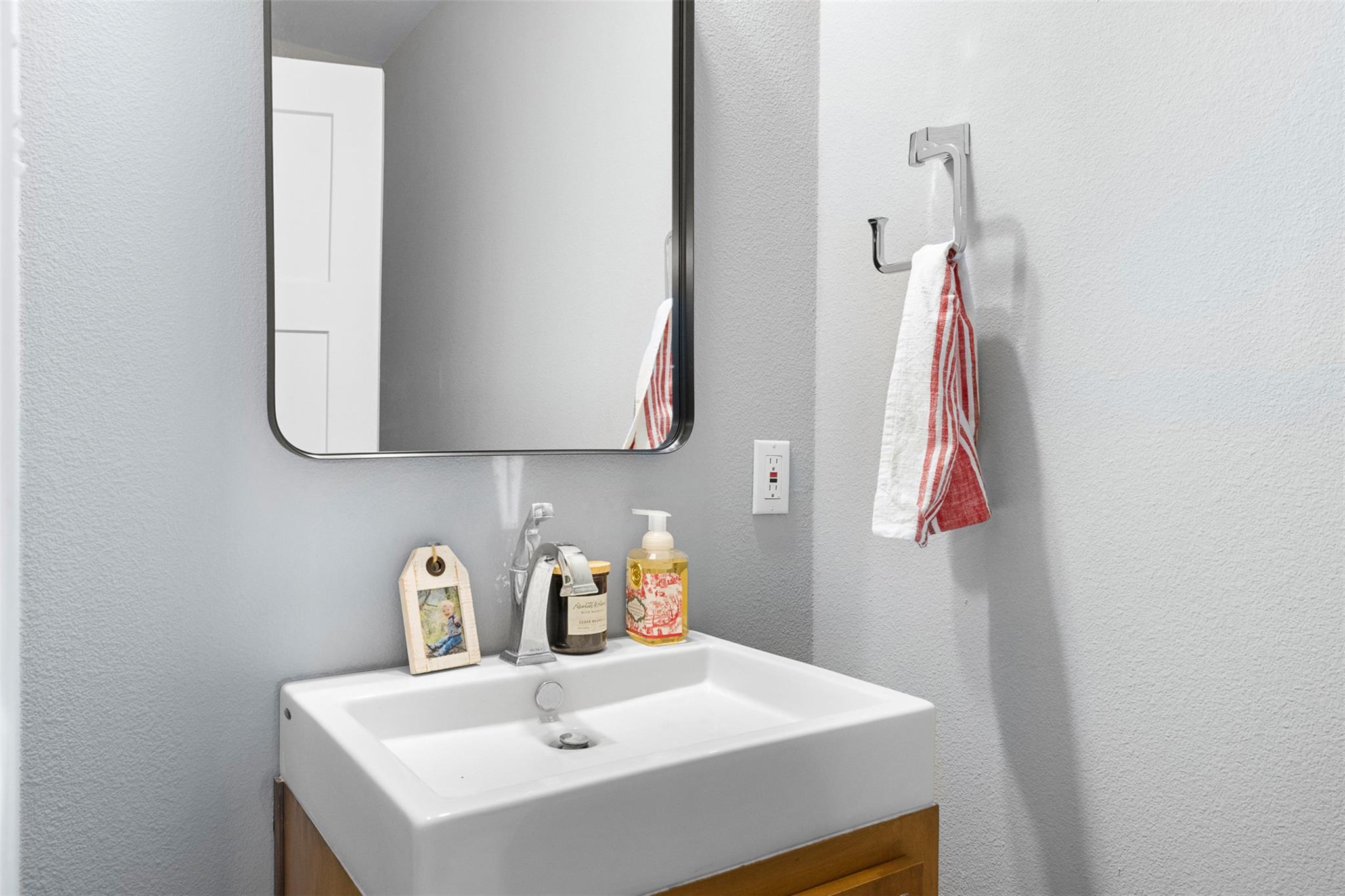 264 Timber Lake Dr, La Grange, TX 78945