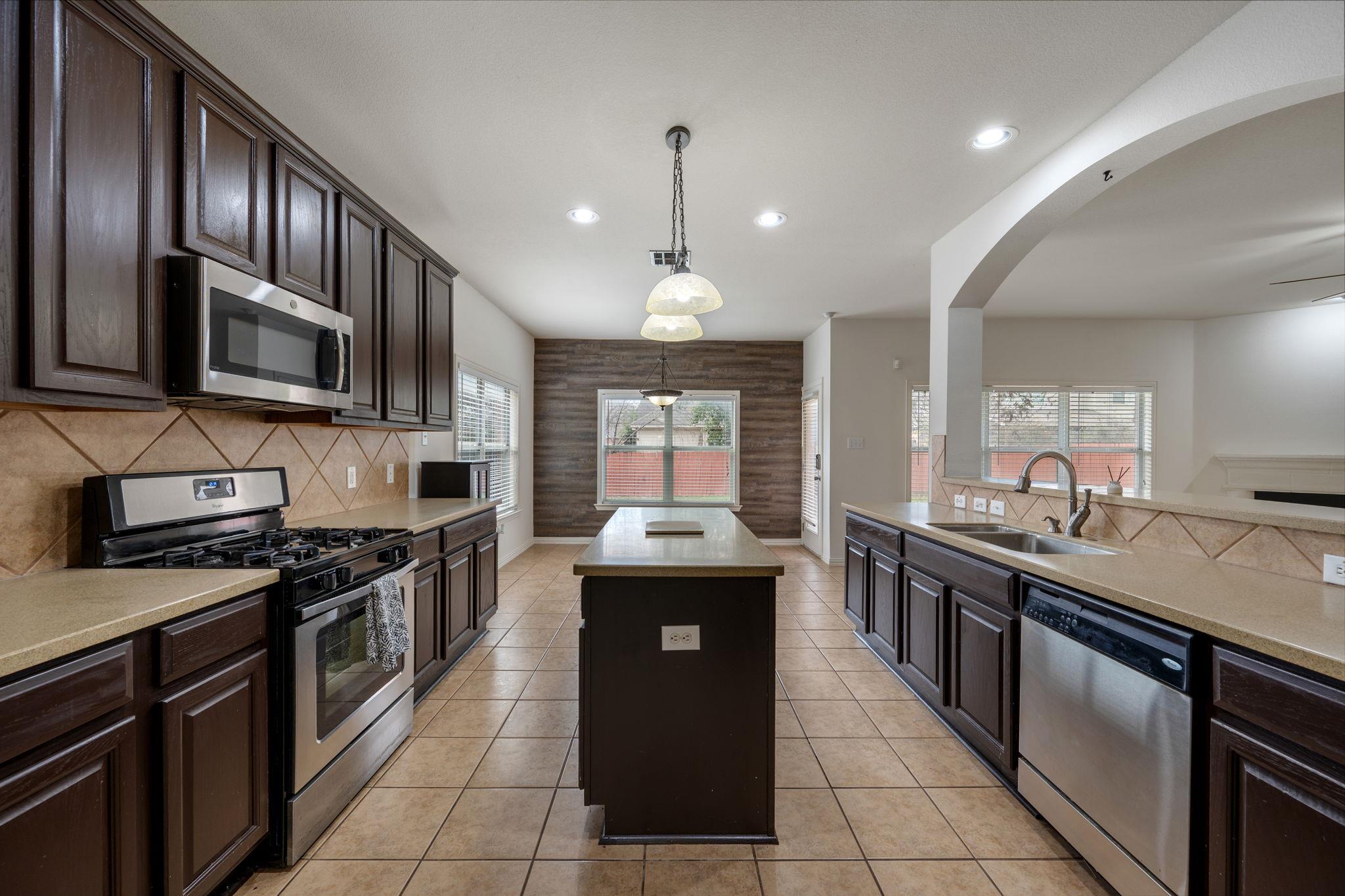 2415 Elkhorn Ranch Rd, Leander, TX 78641