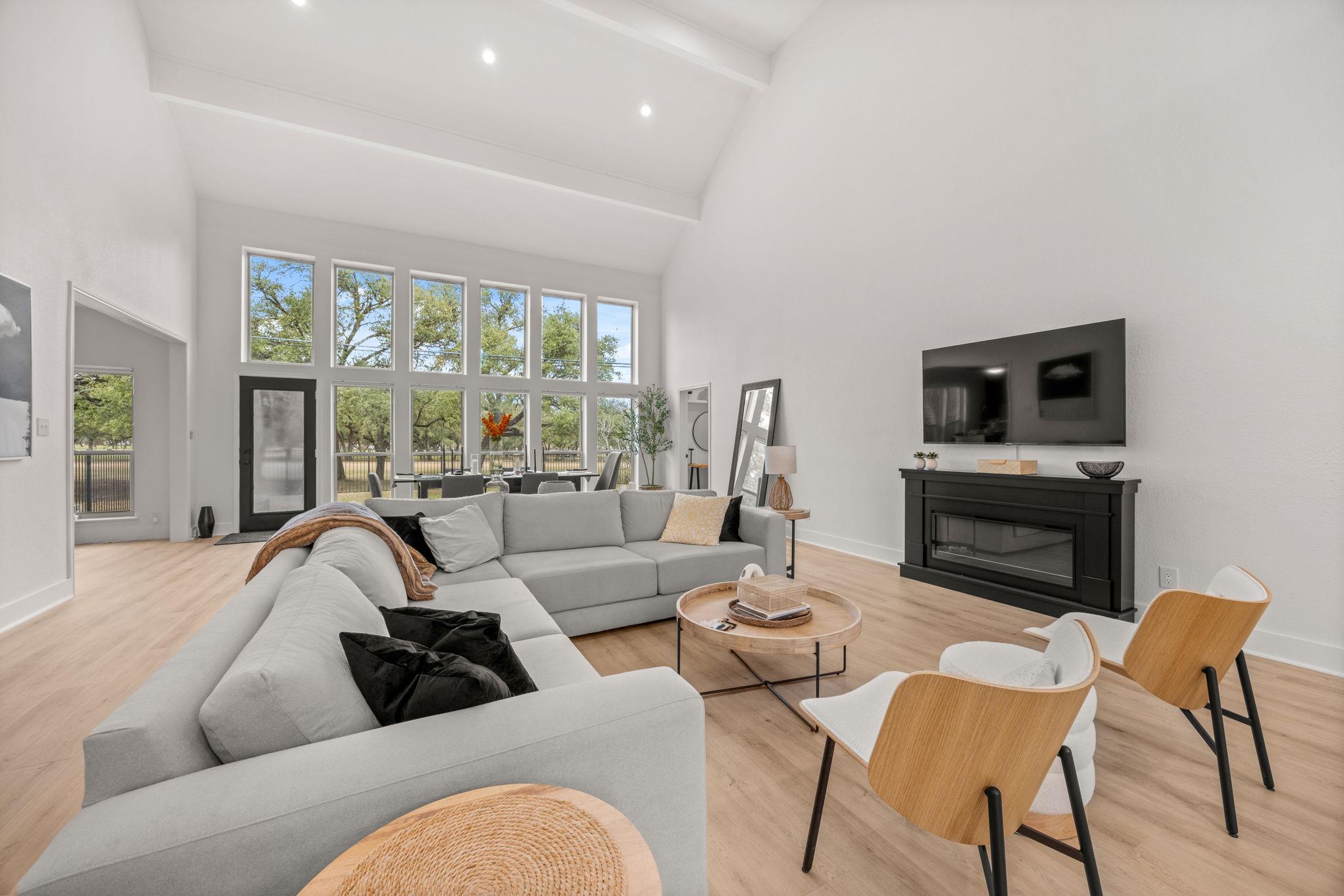 8708 Balcones Club Dr, Austin, TX 78750