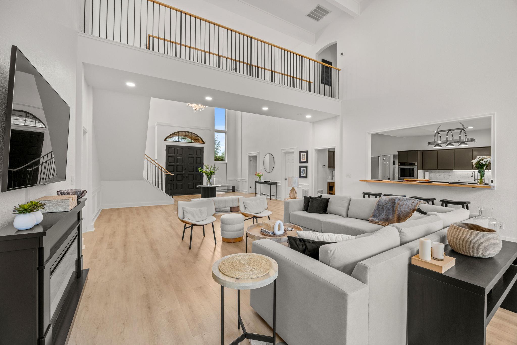 8708 Balcones Club Dr, Austin, TX 78750