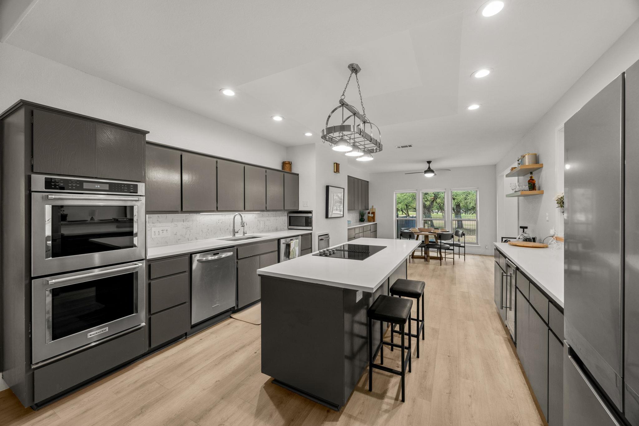 8708 Balcones Club Dr, Austin, TX 78750