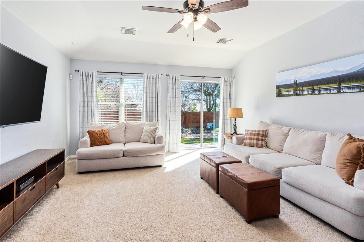 15001 Lantern Dr, Pflugerville, TX 78660