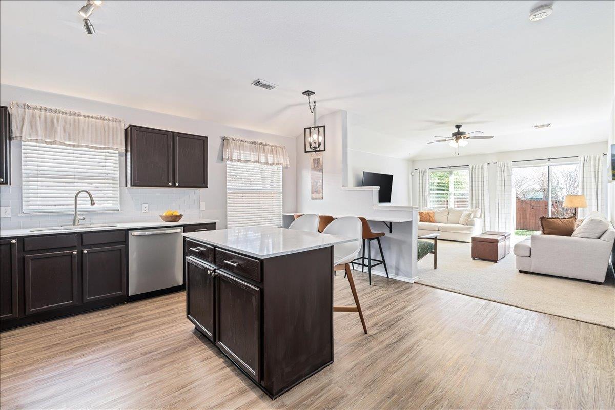 15001 Lantern Dr, Pflugerville, TX 78660