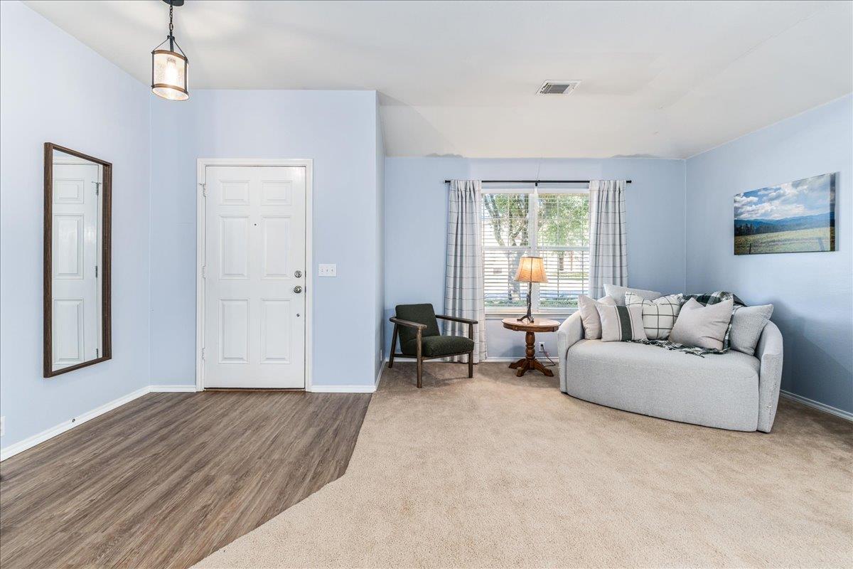 15001 Lantern Dr, Pflugerville, TX 78660