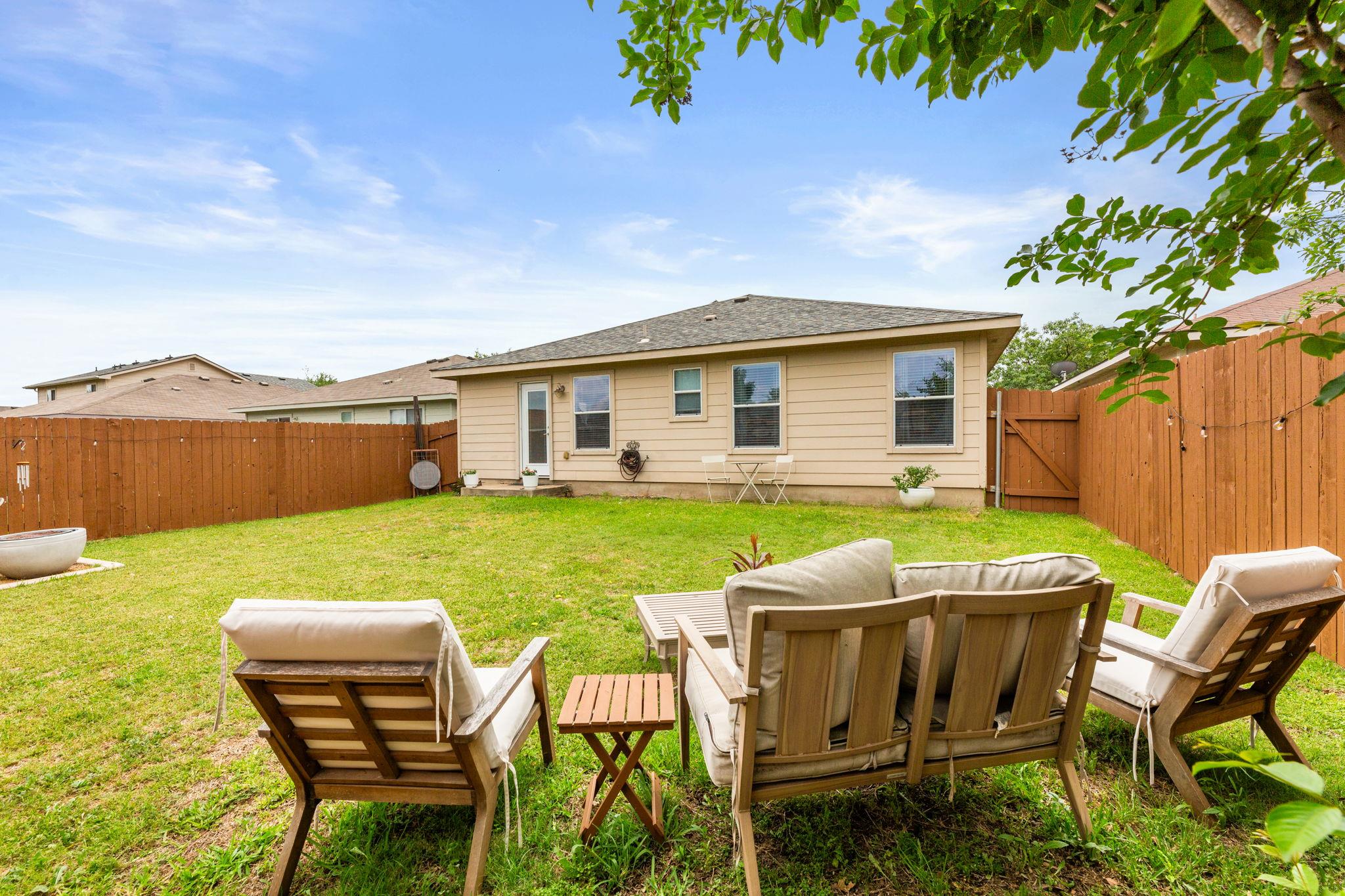 12616 Sky Harbor Dr, Del Valle, TX 78617