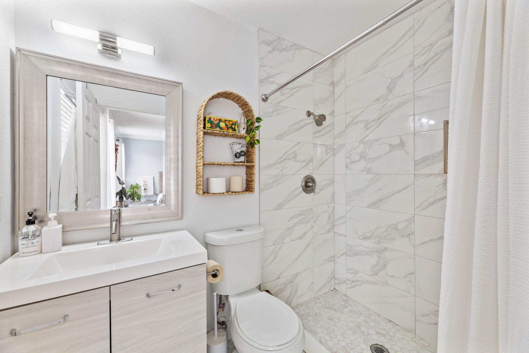 12616 Sky Harbor Dr, Del Valle, TX 78617