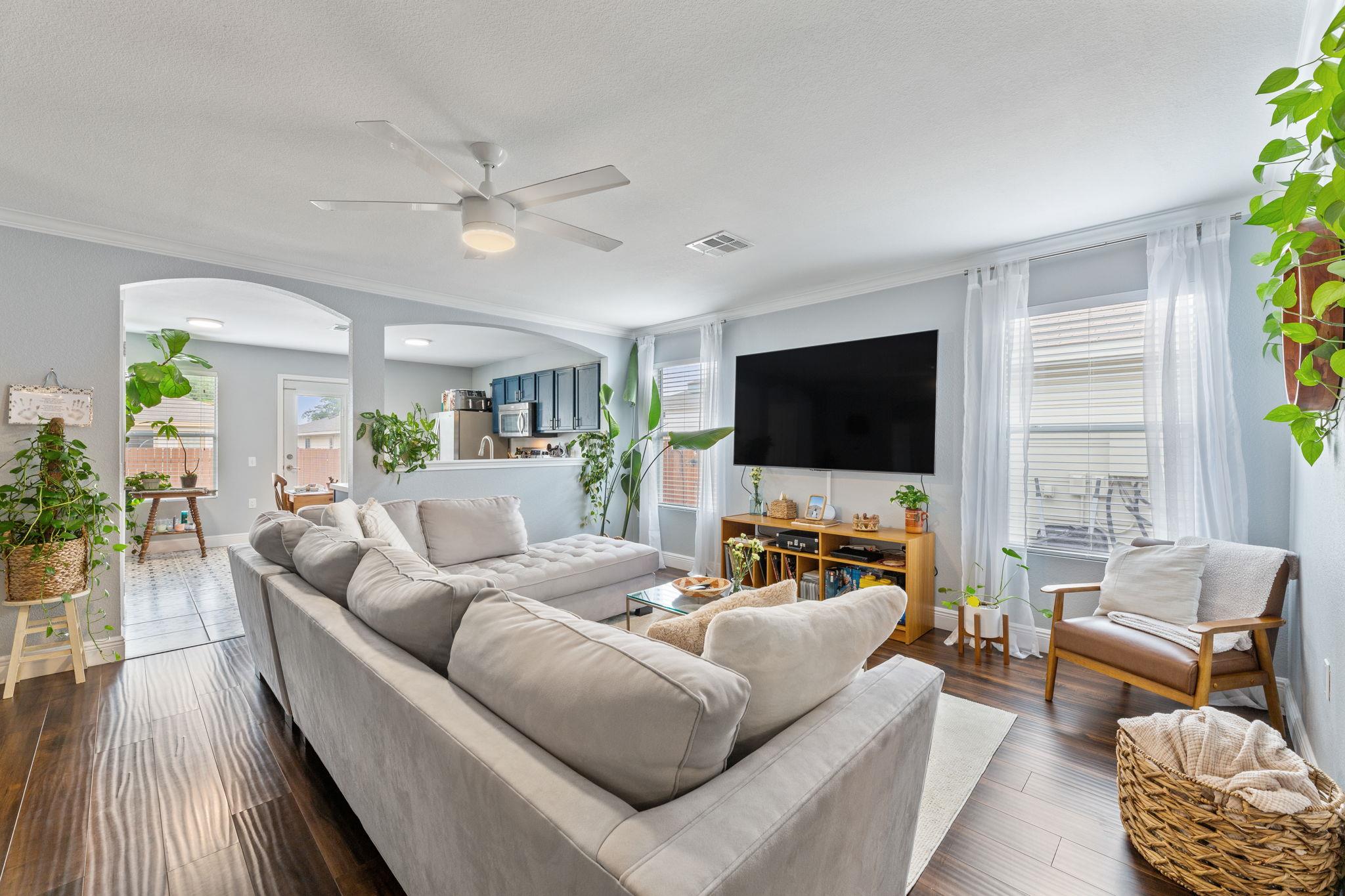 12616 Sky Harbor Dr, Del Valle, TX 78617