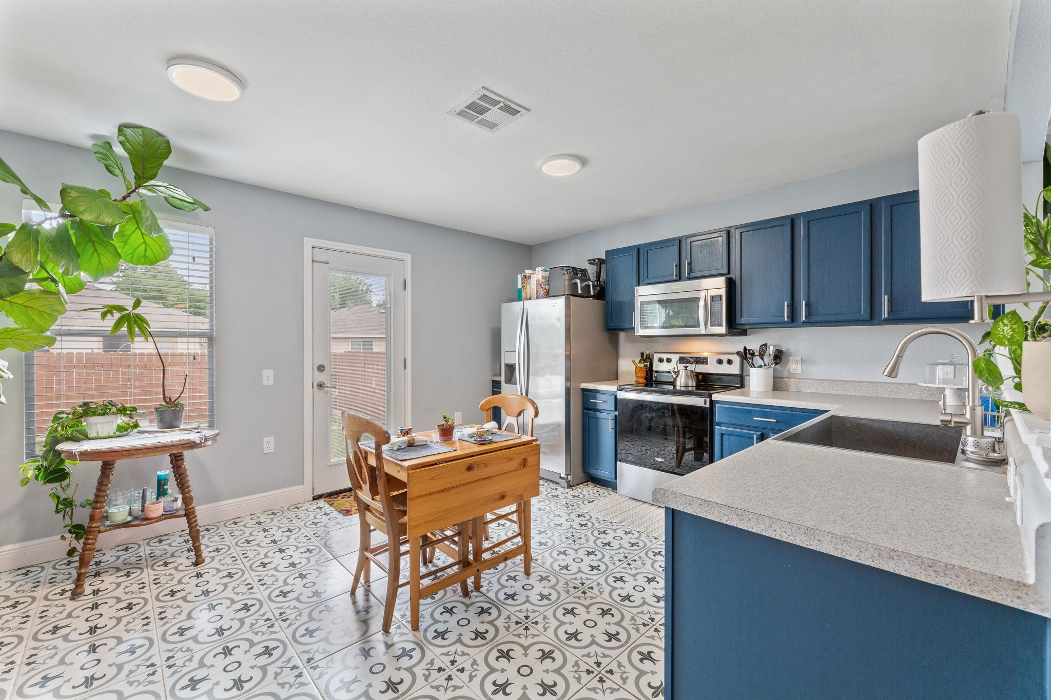 12616 Sky Harbor Dr, Del Valle, TX 78617