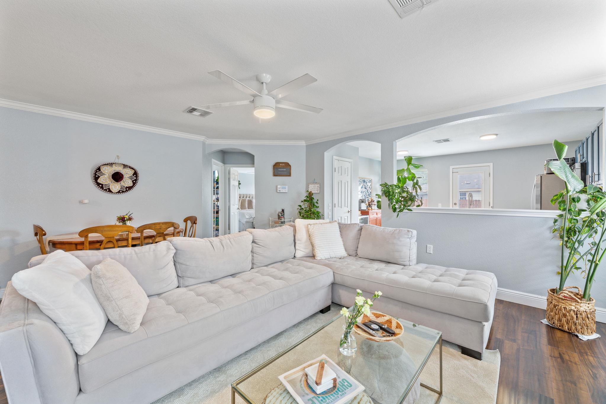 12616 Sky Harbor Dr, Del Valle, TX 78617