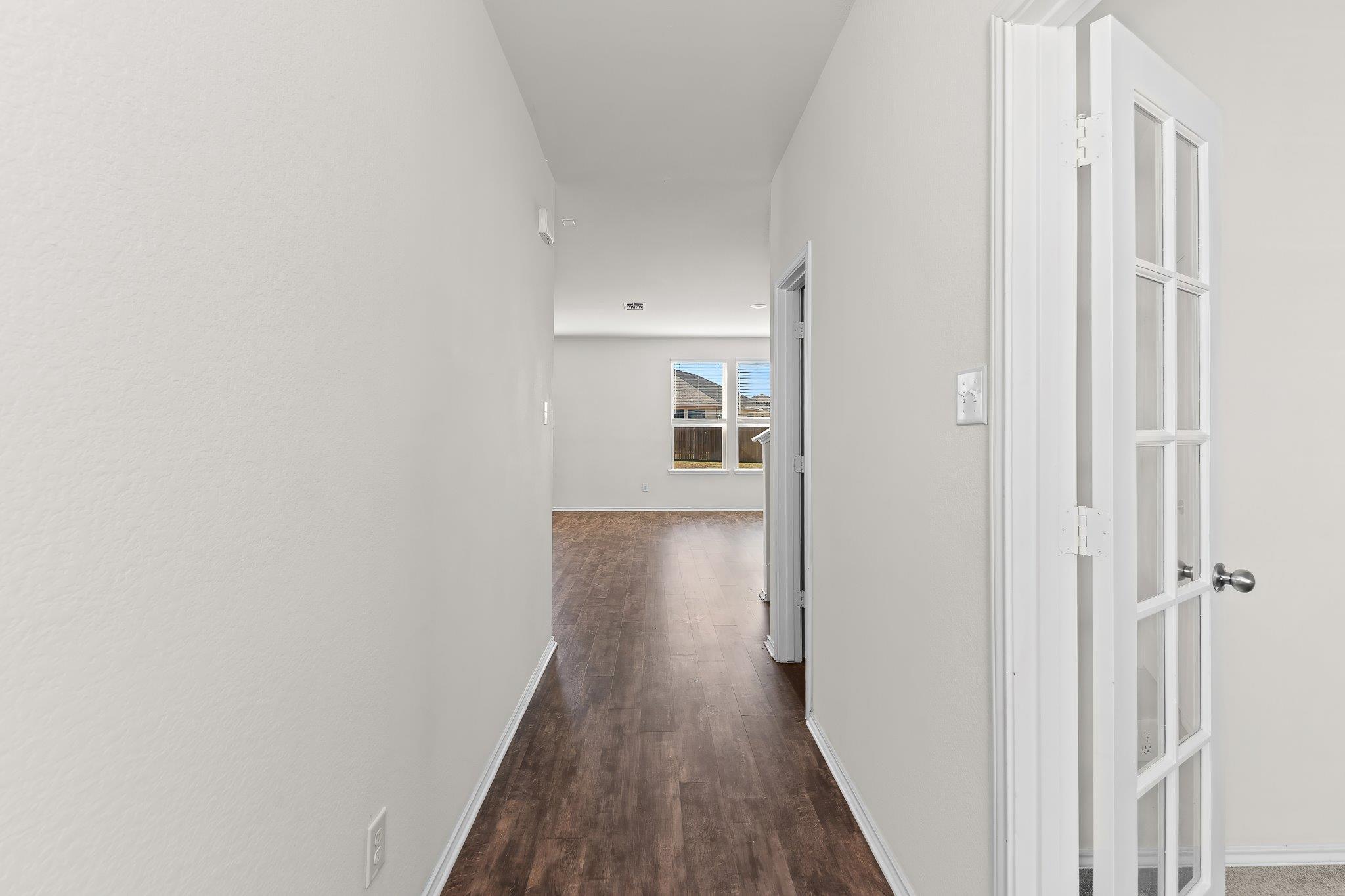 457 Bedford Falls Ln, Jarrell, TX 76537