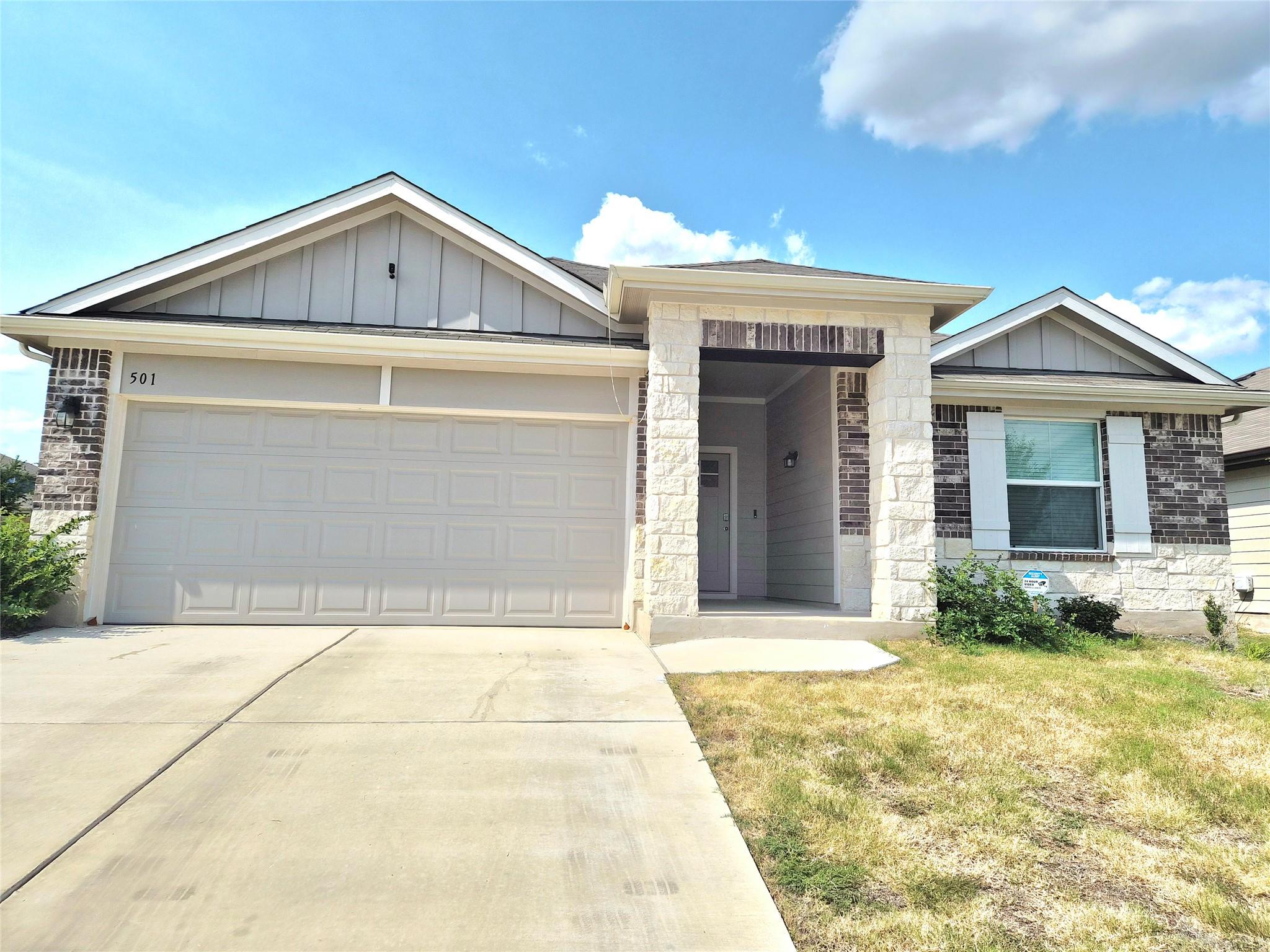 501 Elm Creek Dr, Hutto, TX 78634