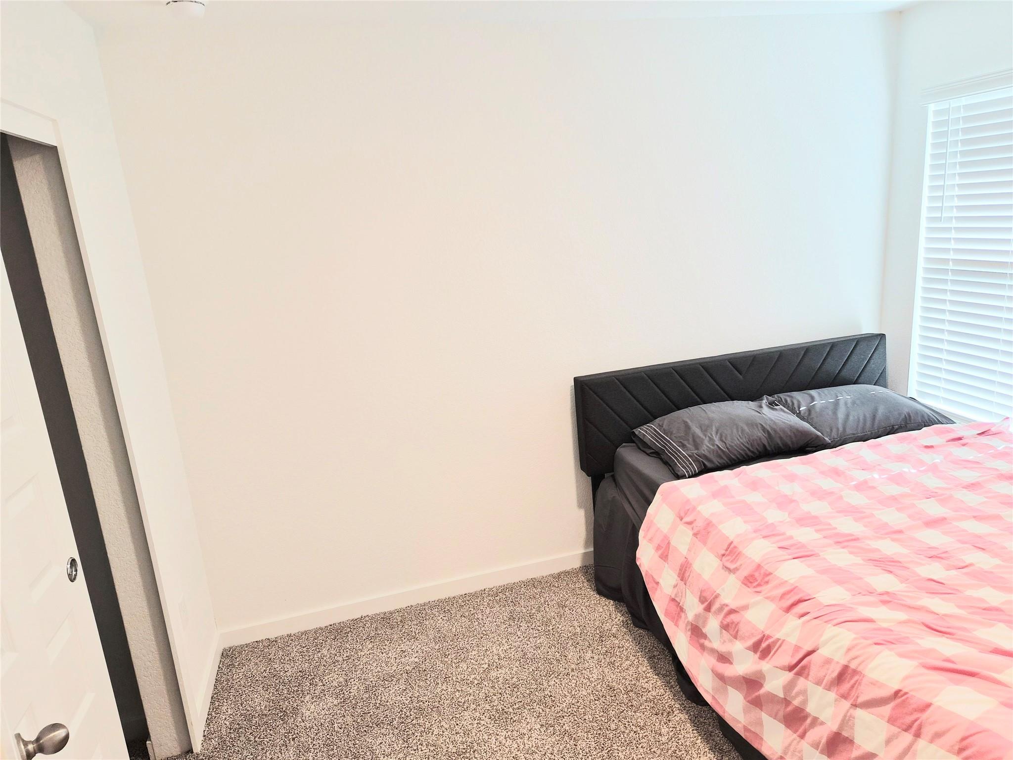 501 Elm Creek Dr, Hutto, TX 78634