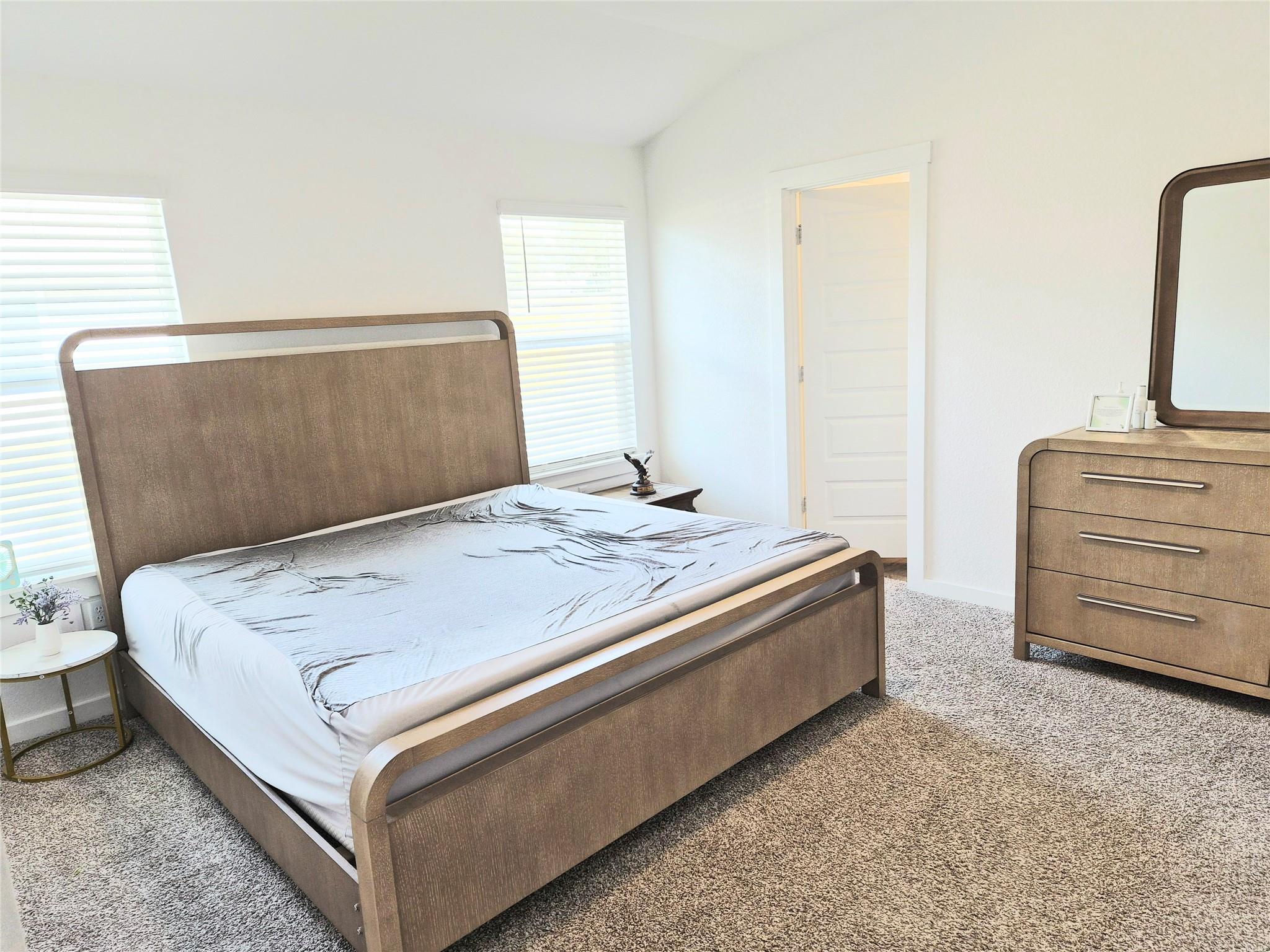 501 Elm Creek Dr, Hutto, TX 78634