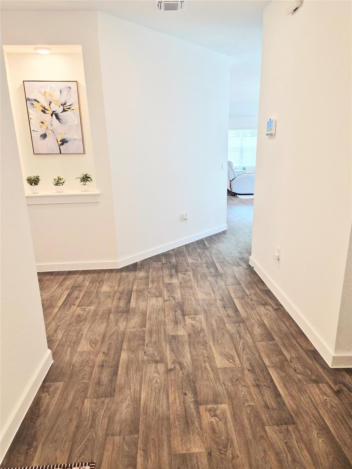 501 Elm Creek Dr, Hutto, TX 78634