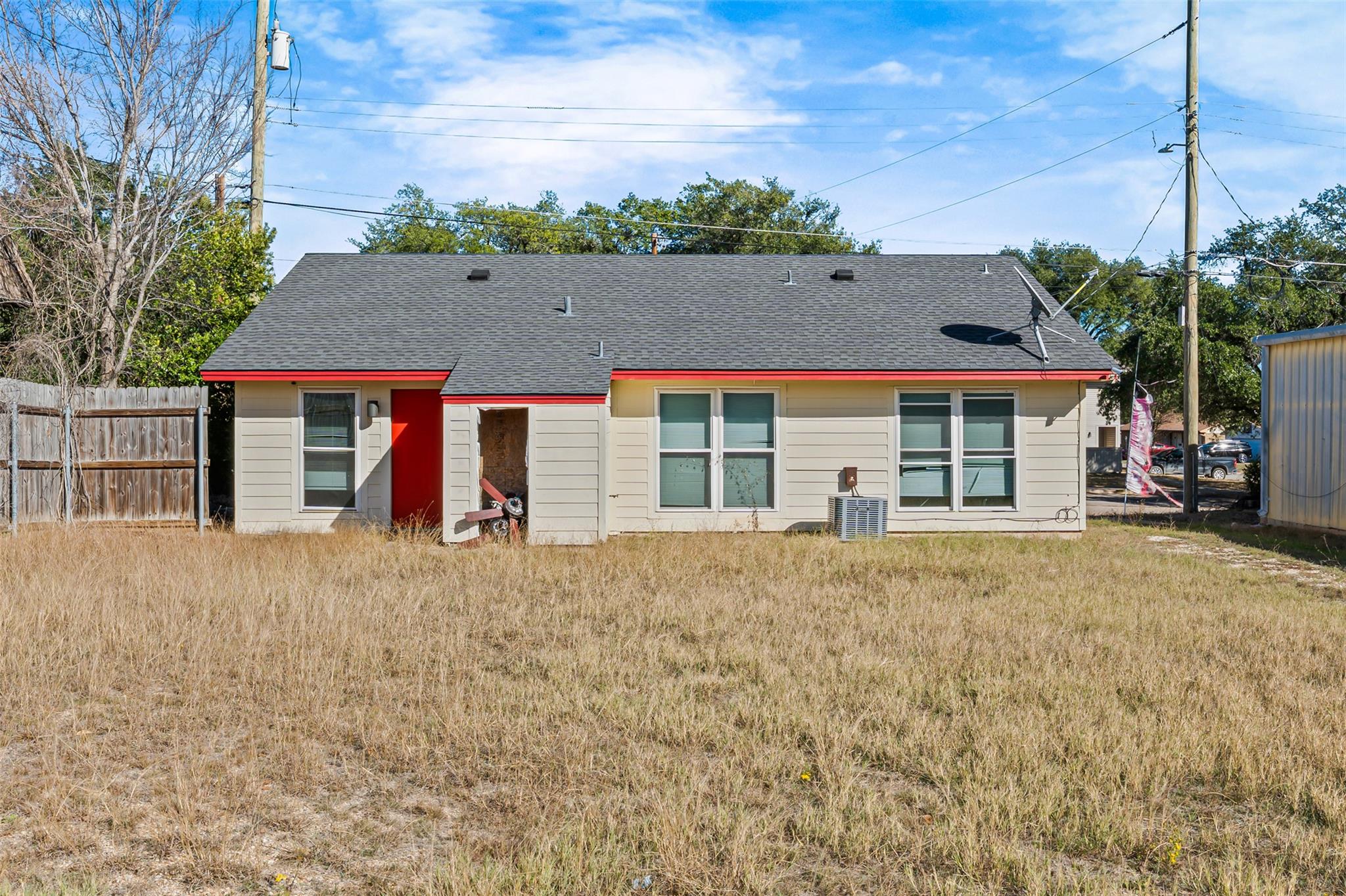 303 Childress Dr, Rockdale, TX 76567