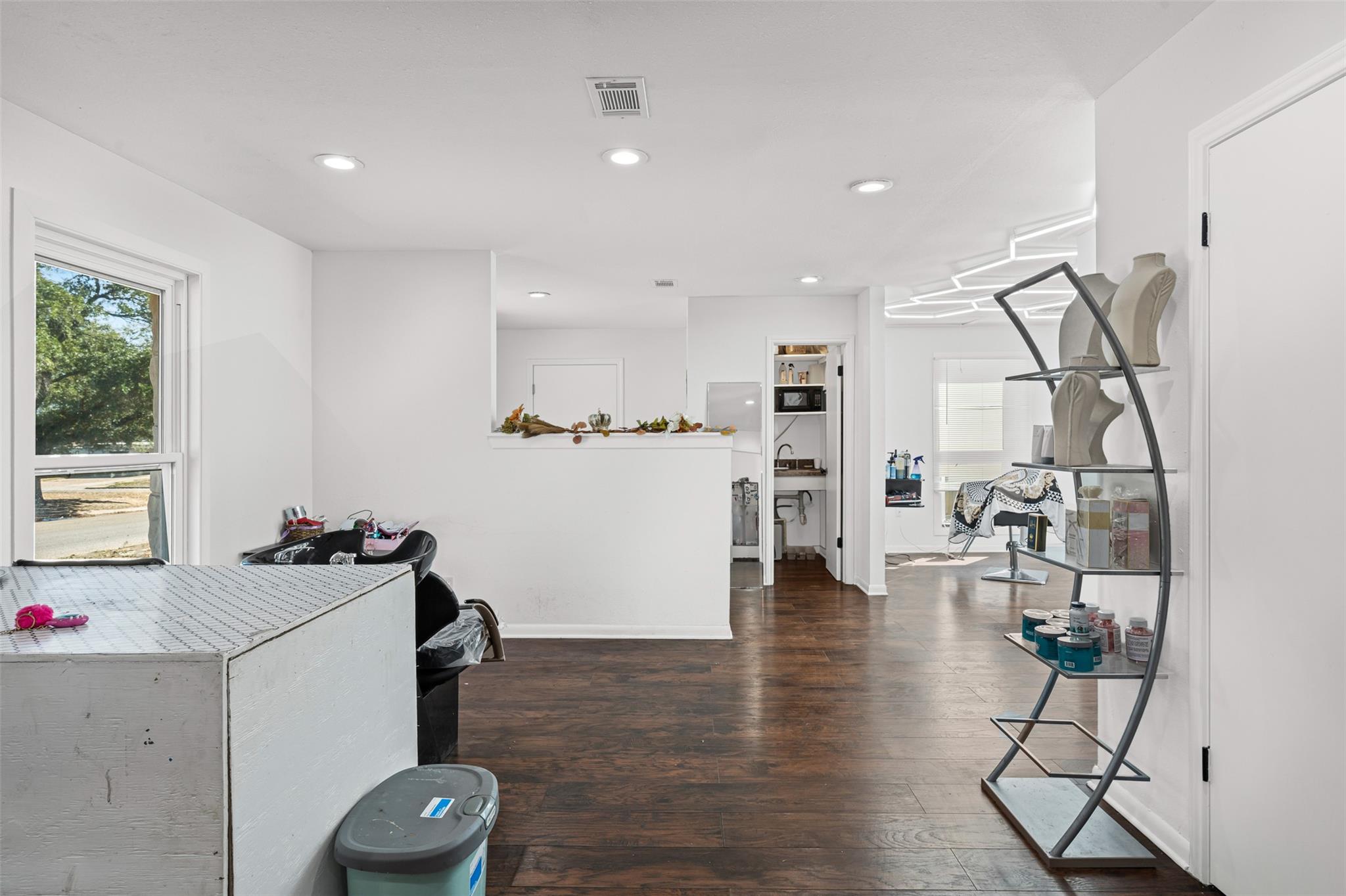 303 Childress Dr, Rockdale, TX 76567