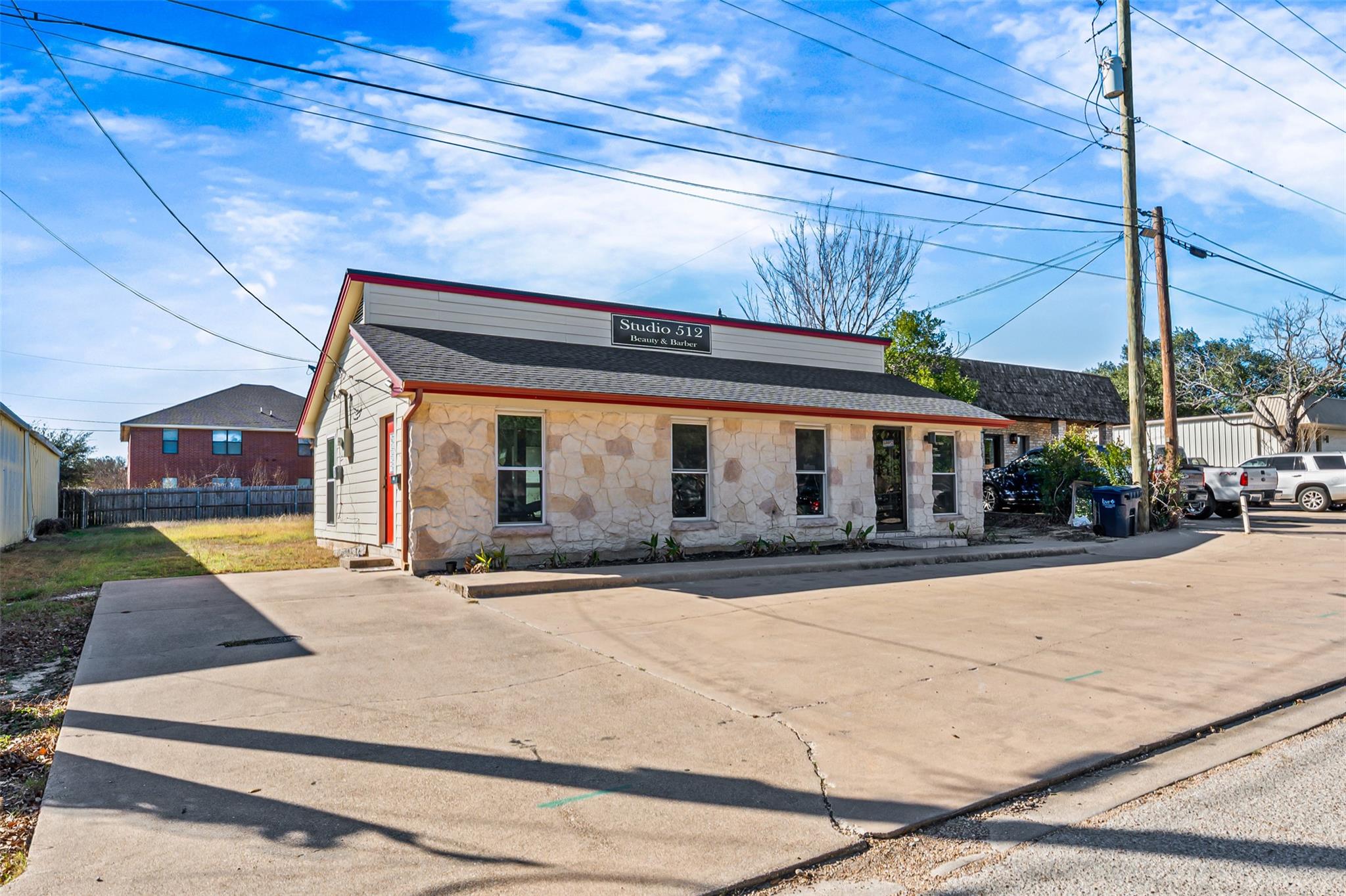 303 Childress Dr, Rockdale, TX 76567