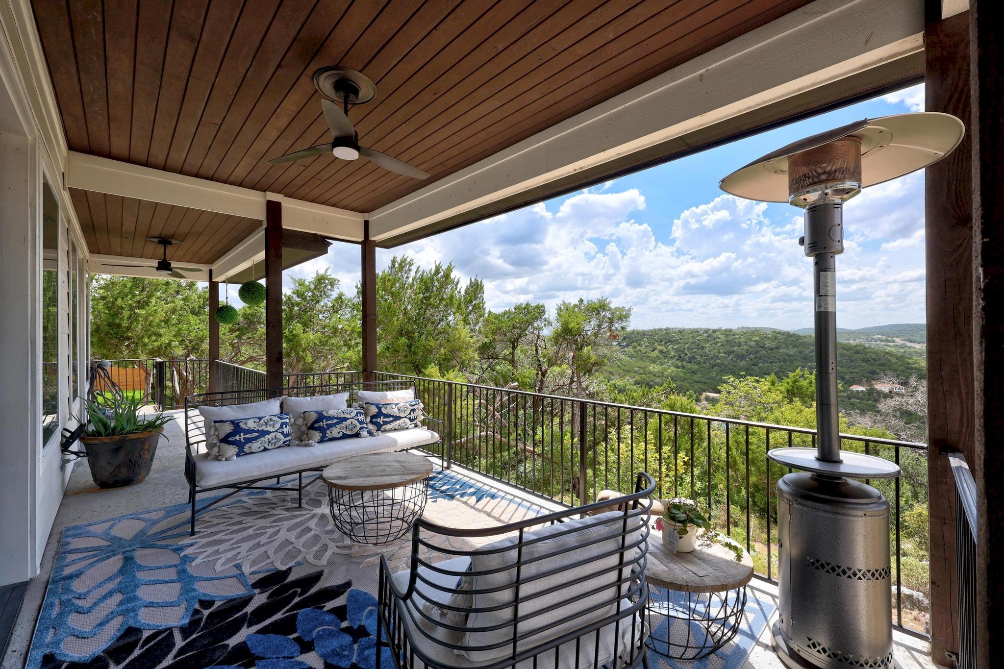 9008 Hobby Ln, Jonestown, TX 78645