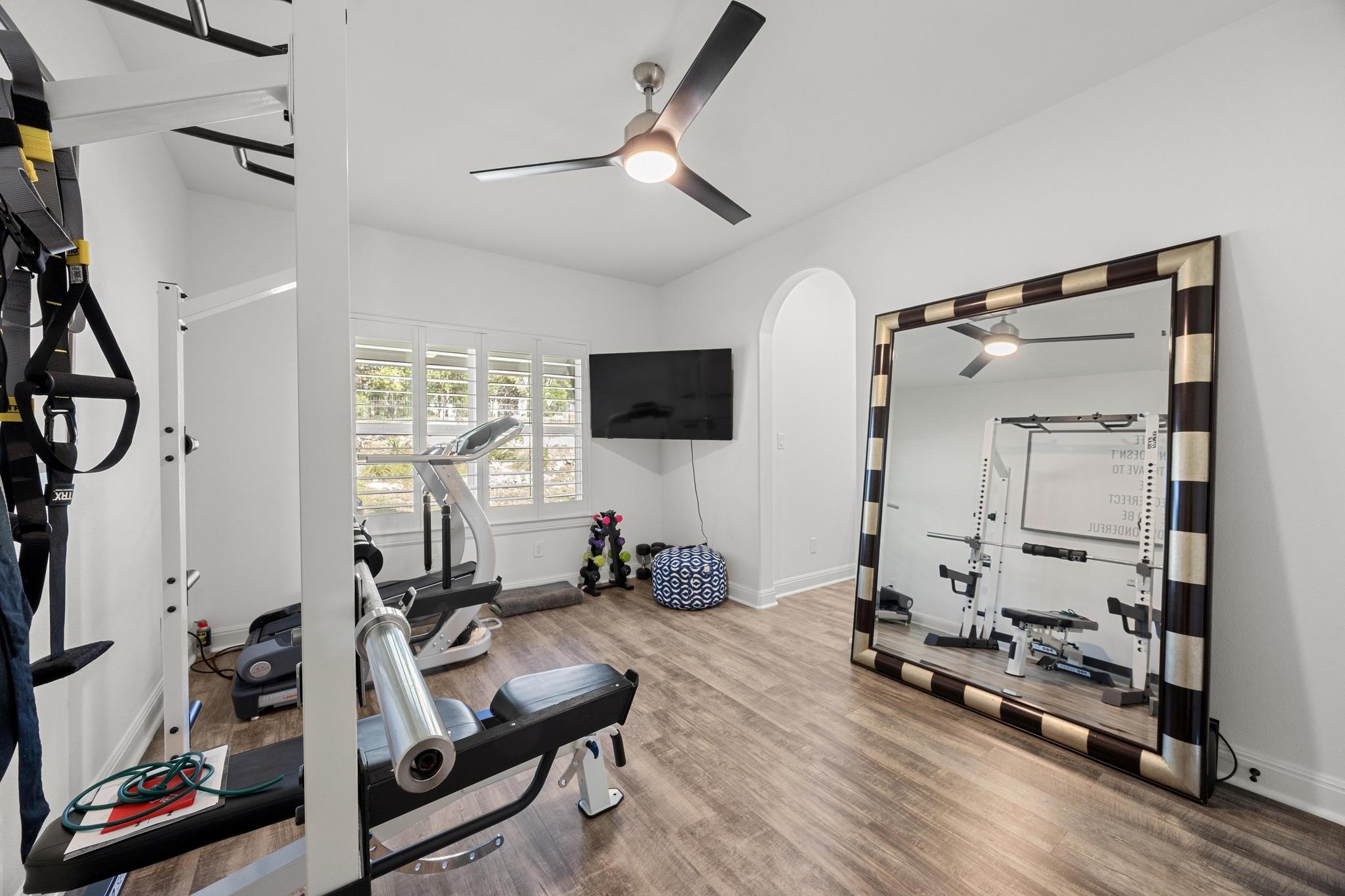 9008 Hobby Ln, Jonestown, TX 78645