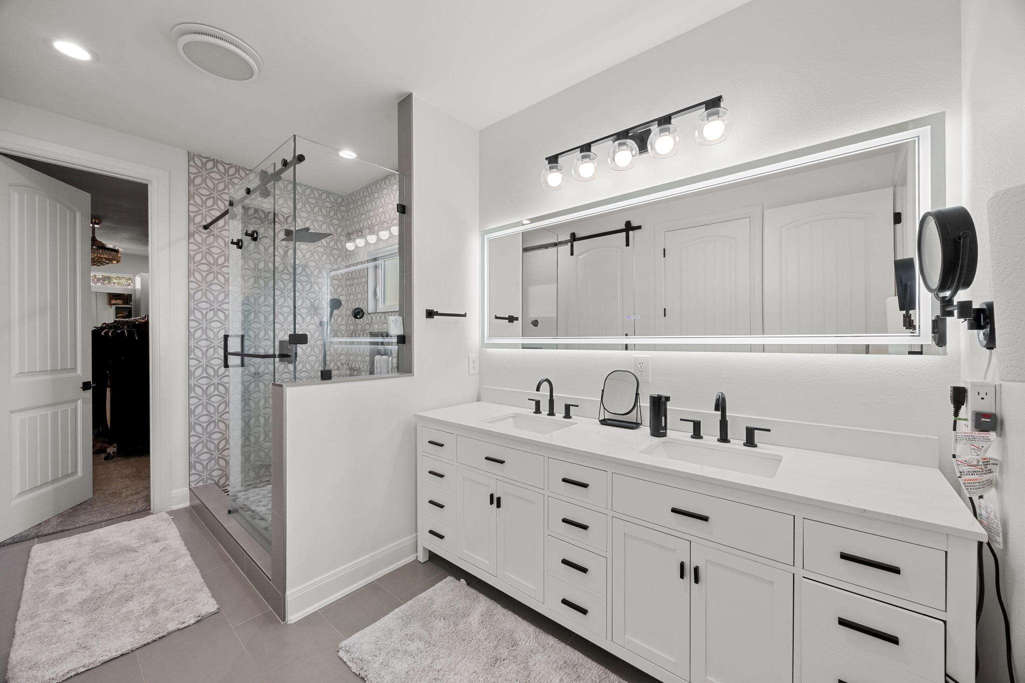 9008 Hobby Ln, Jonestown, TX 78645