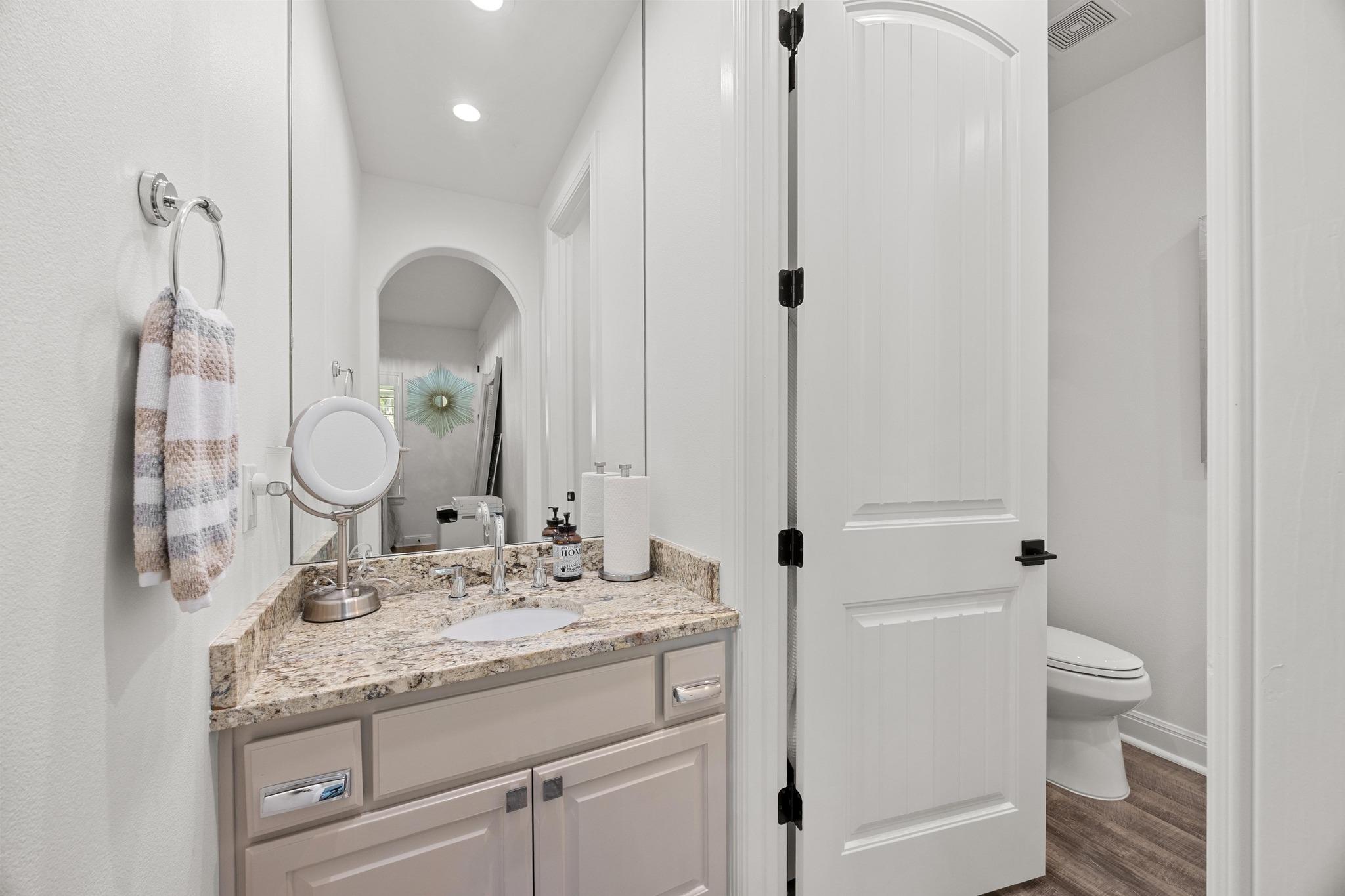 9008 Hobby Ln, Jonestown, TX 78645