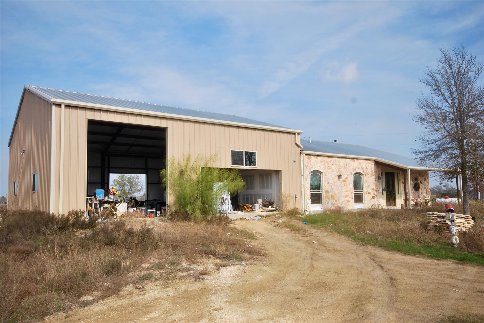 326 County Road 451, Waelder, TX 78959