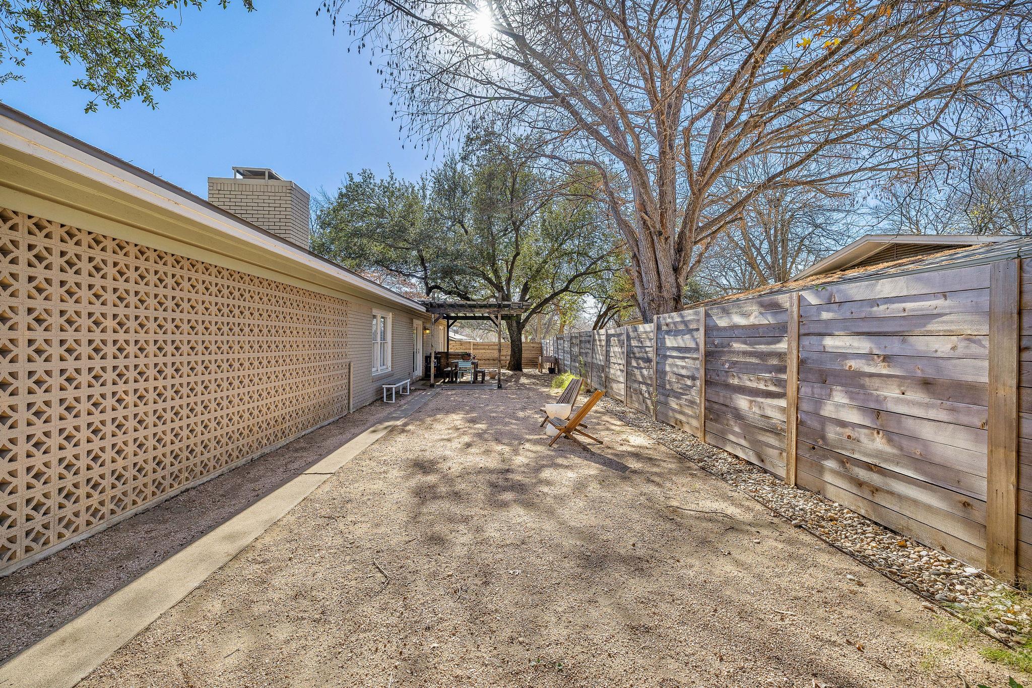 1802 Hutto Rd, Georgetown, TX 78626