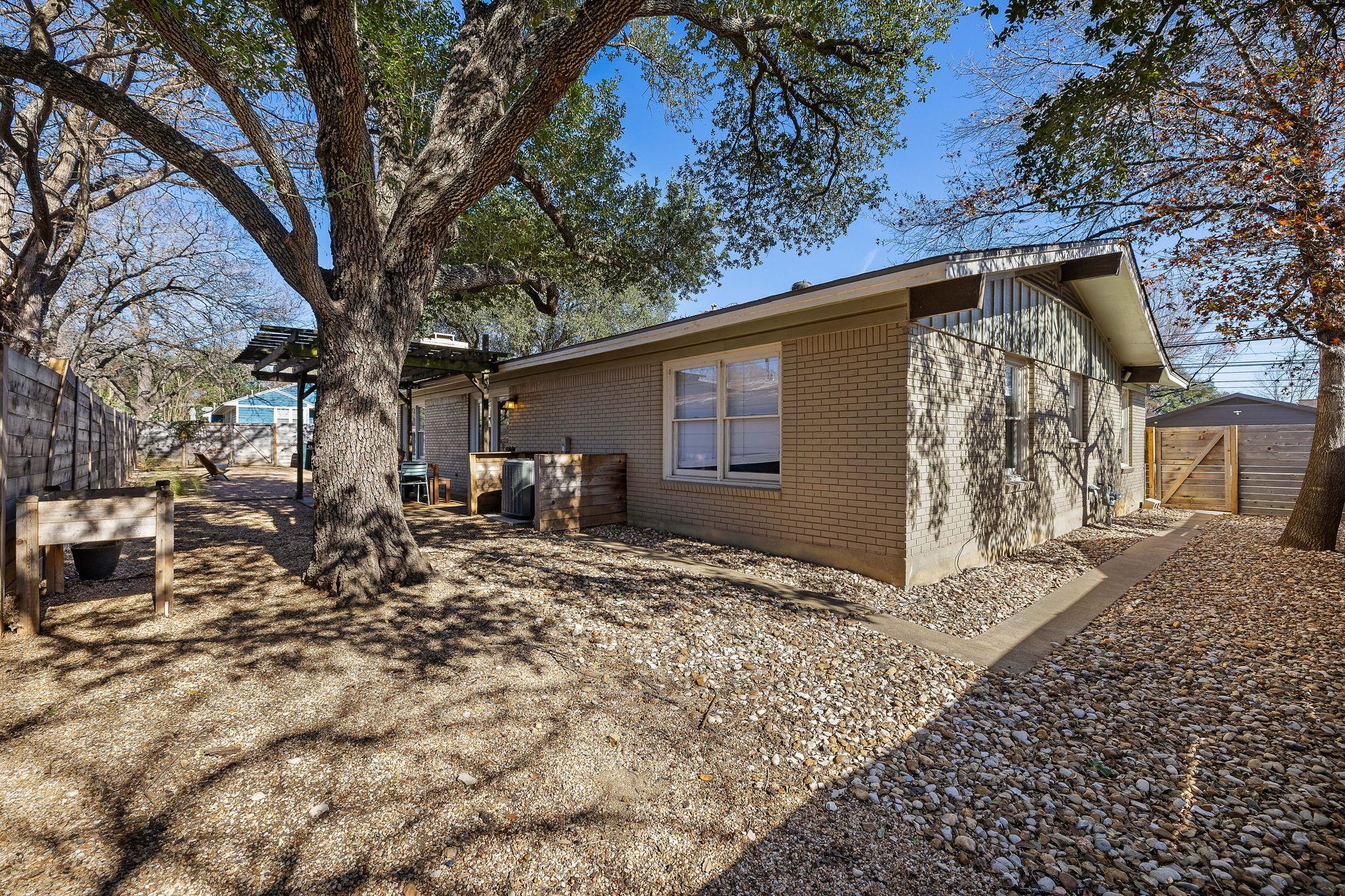 1802 Hutto Rd, Georgetown, TX 78626