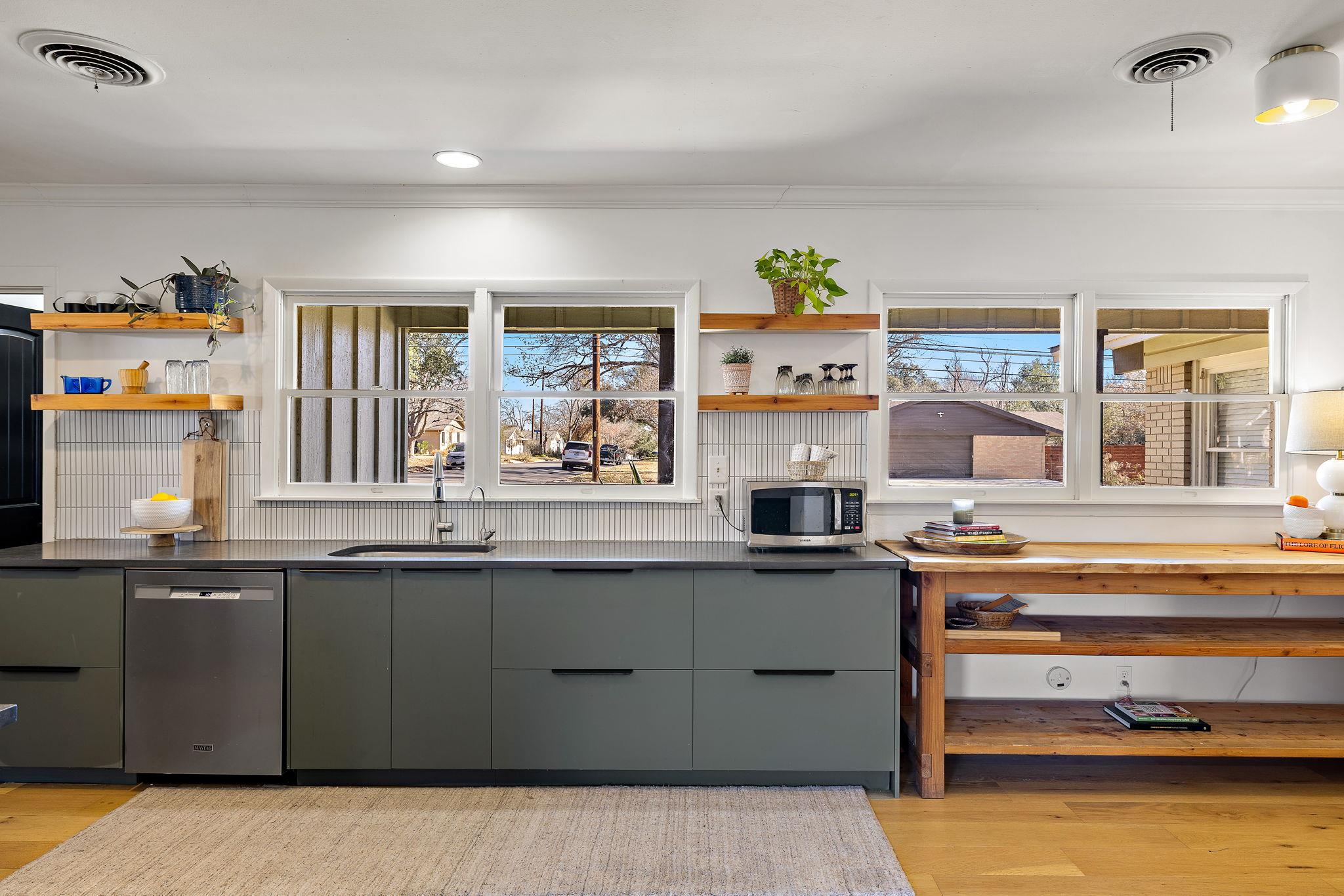 1802 Hutto Rd, Georgetown, TX 78626