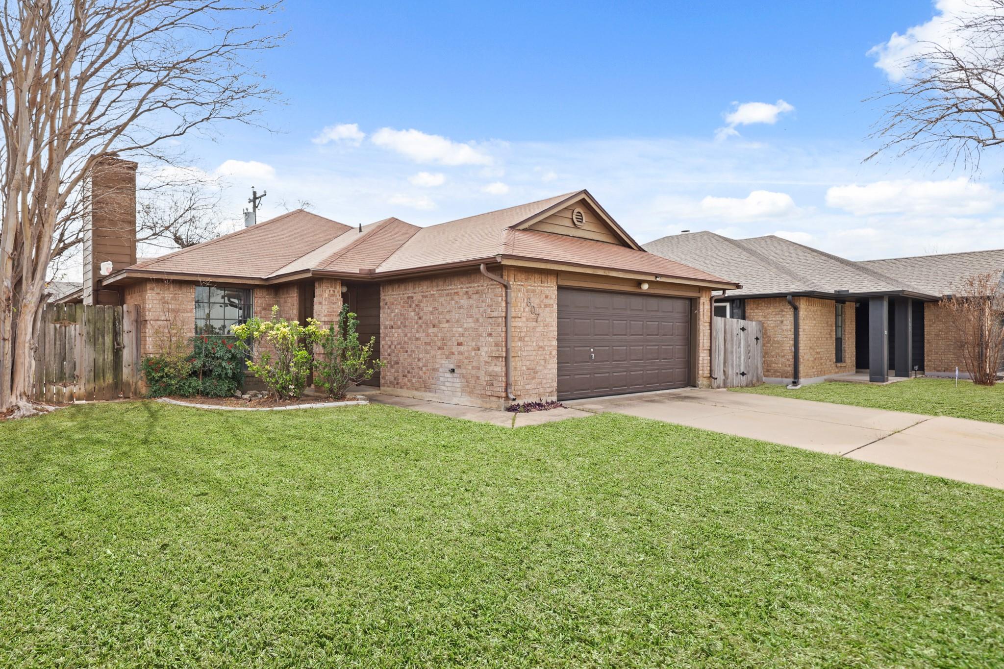 607 Saunders Dr, Round Rock, TX 78664