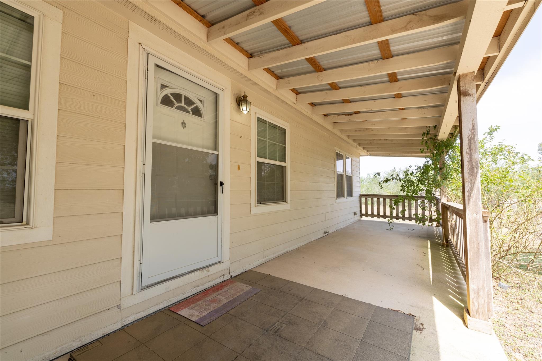 1400 Seminole Trl, Dale, TX 78616