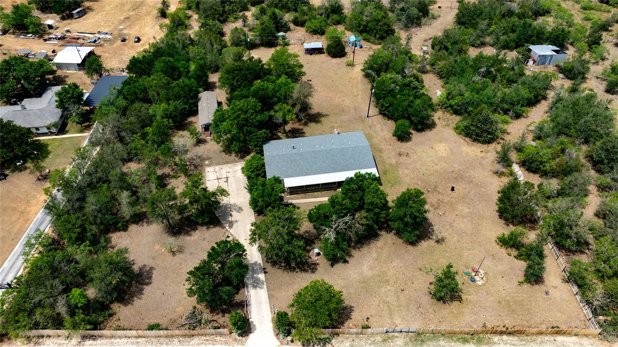 1400 Seminole Trl, Dale, TX 78616