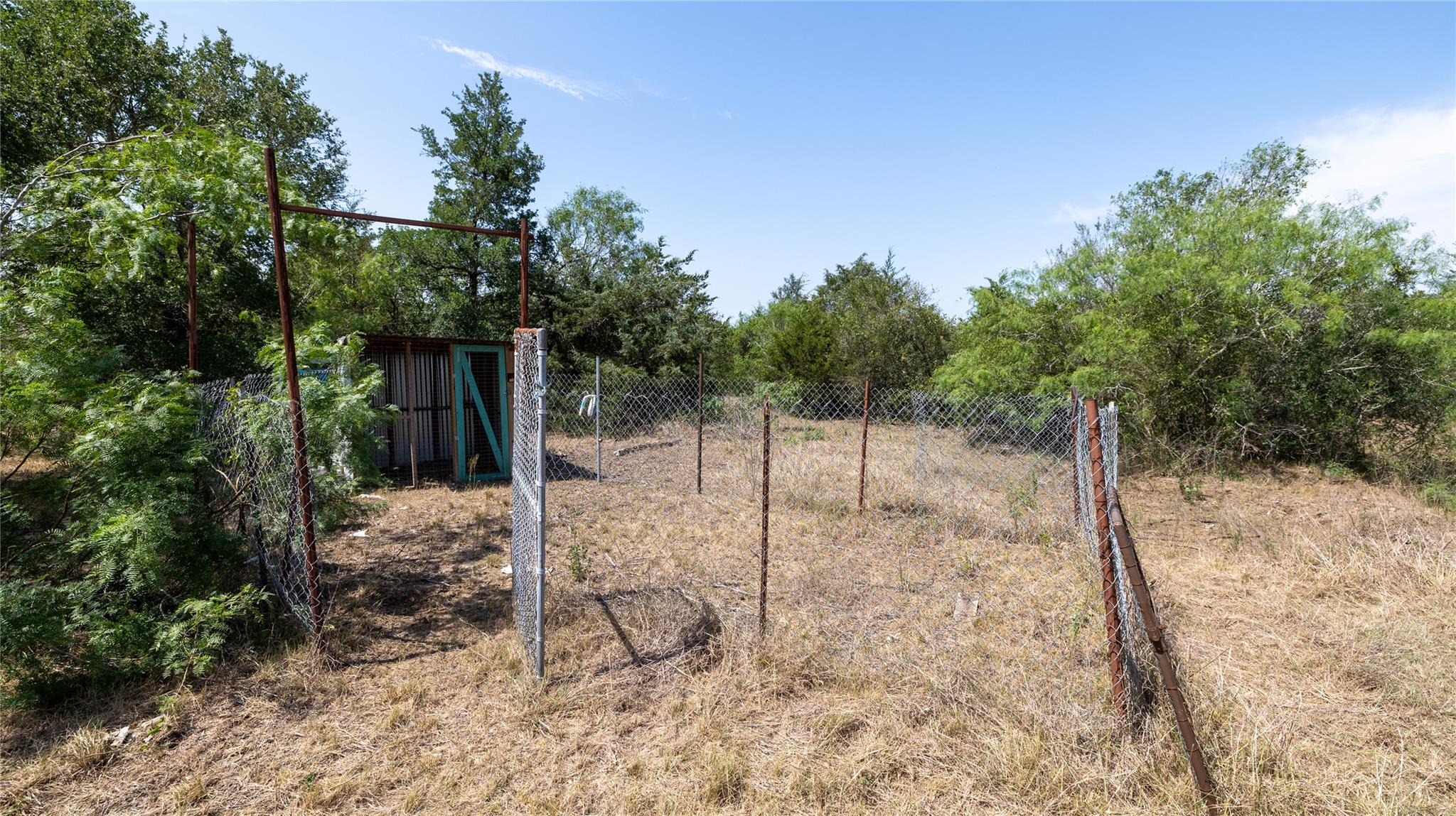 1400 Seminole Trl, Dale, TX 78616