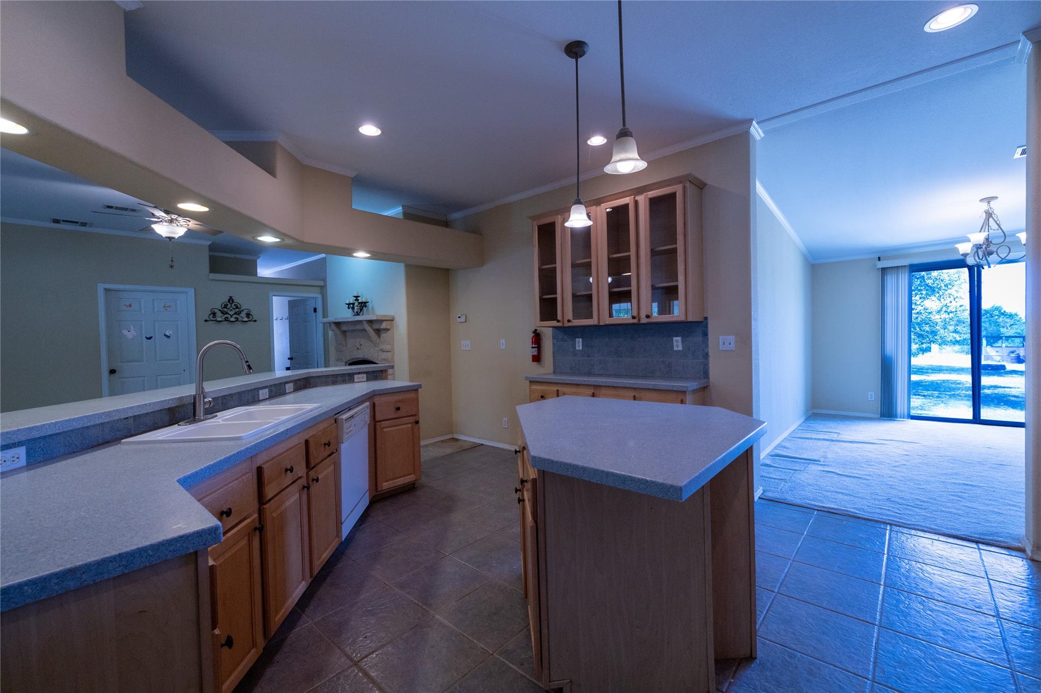 1400 Seminole Trl, Dale, TX 78616