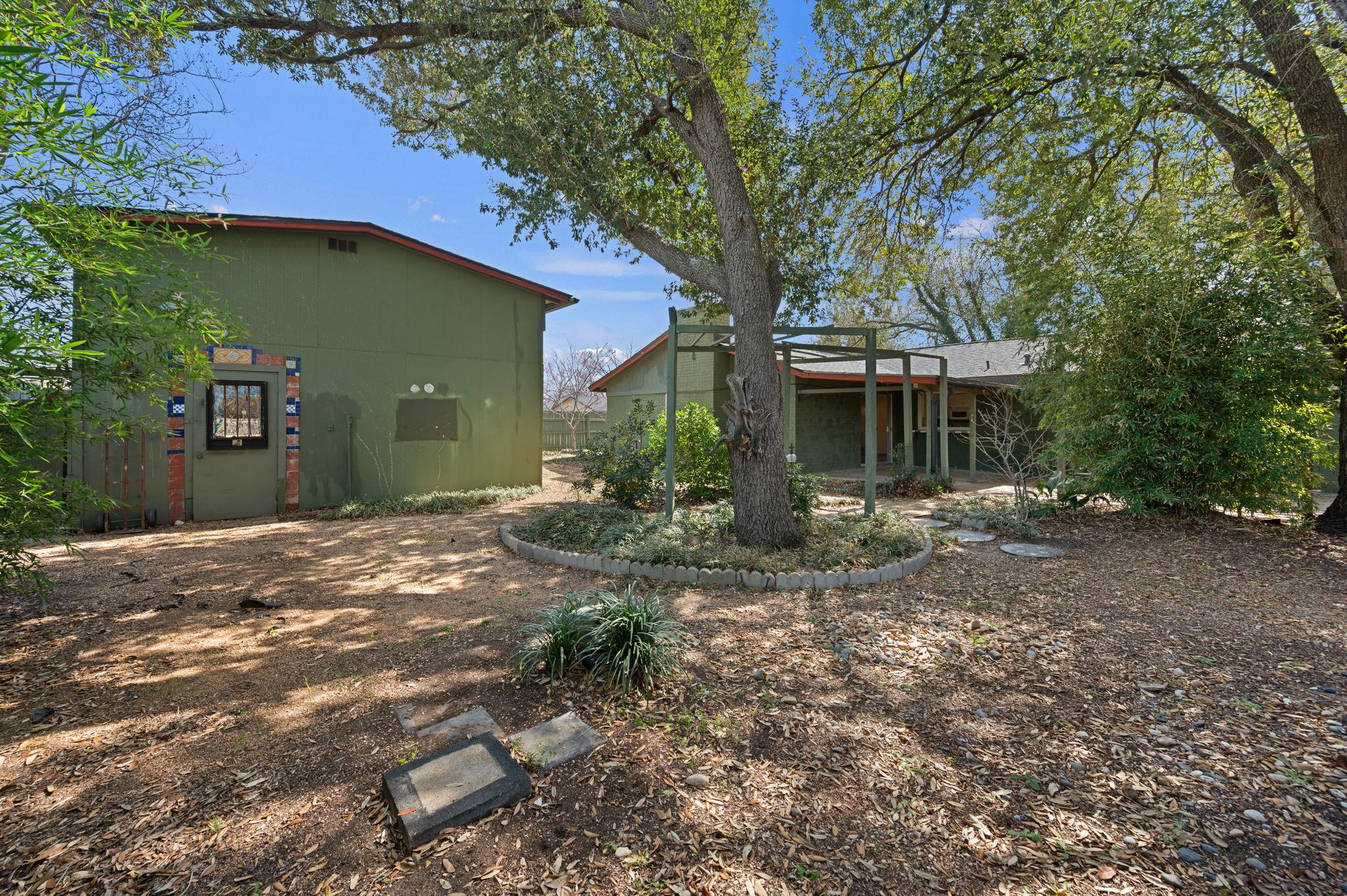 1400 Summit Cir, Taylor, TX 76574